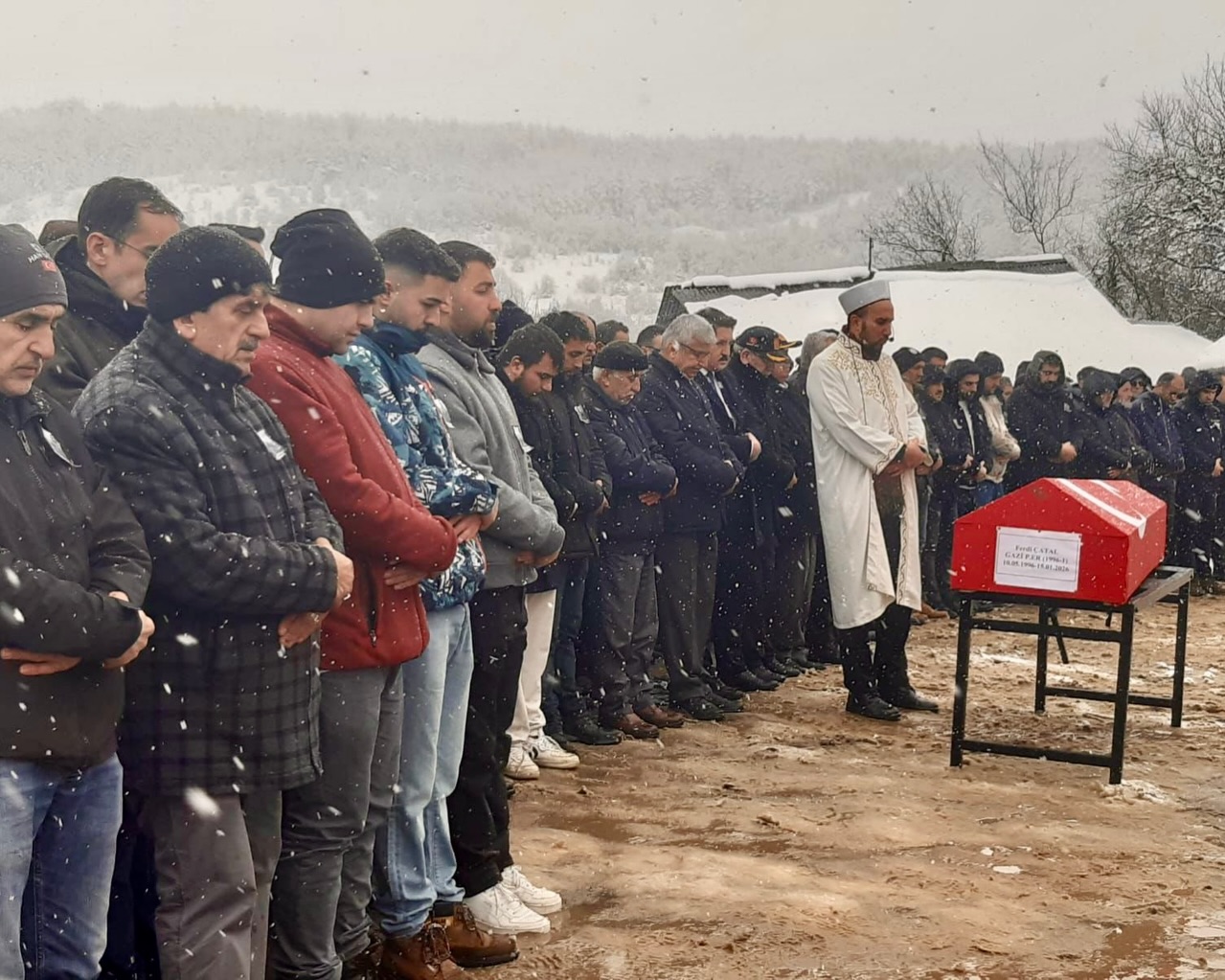 Gazi Ferdi Çatal’ın Cenazesinde Sedat Peker Detayı (2)-1