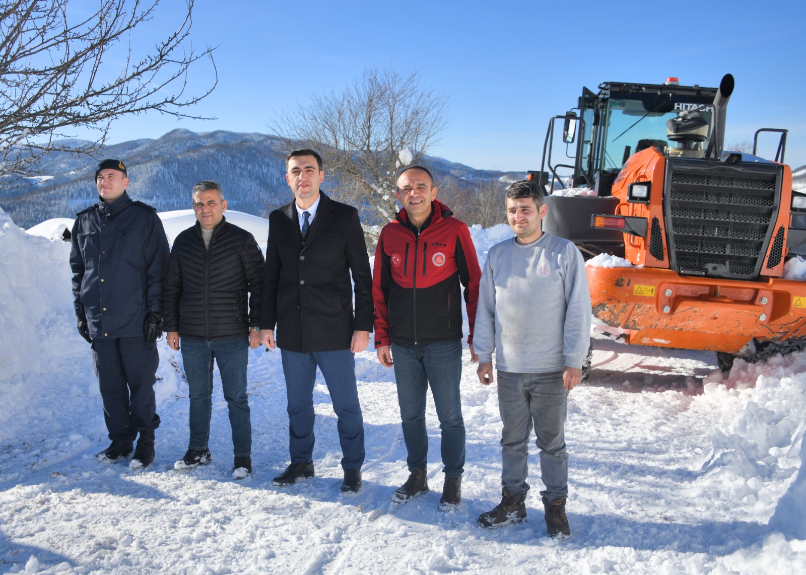 Genel Sekreter Sinsi, Köy Yolları Için Sahada (4)