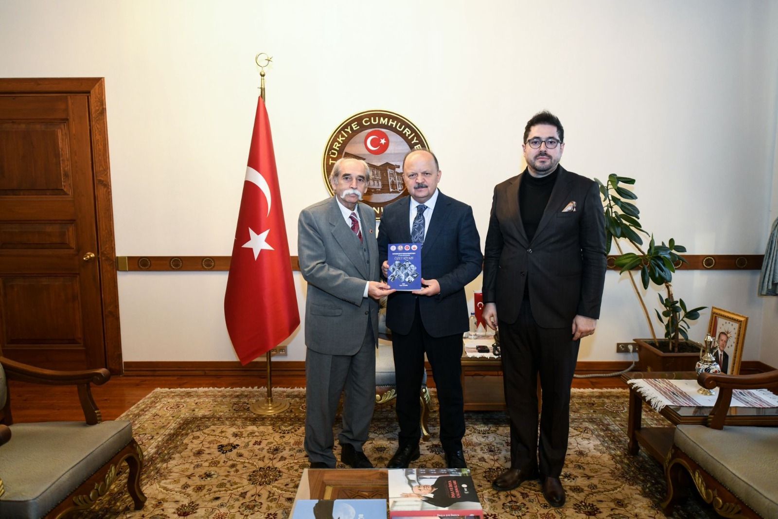 Kastamonu Valisi Hedaya