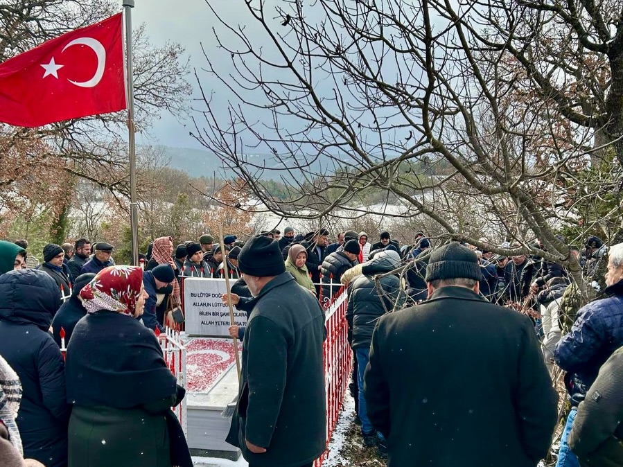 Sehidimizin Annesi Topraga Verildi (1)