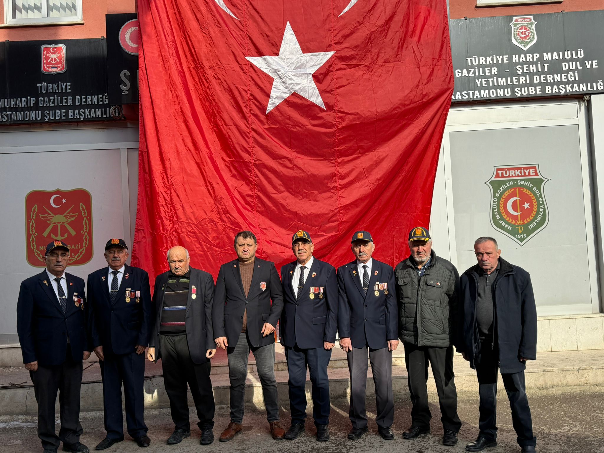 Şehit Ve Gazi Derneğinden Ortak Ses “Al Bayrağa Uzanan Eller Kırılacaktır” (2)