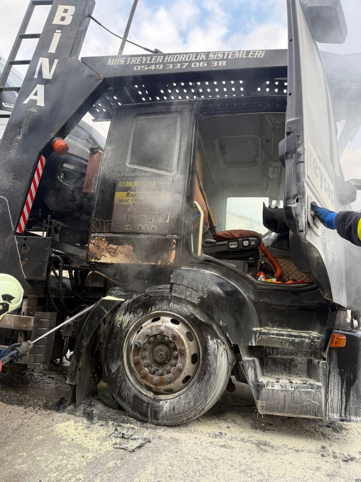 Seyir Halindeki Çekici Alevlere Teslim Oldu