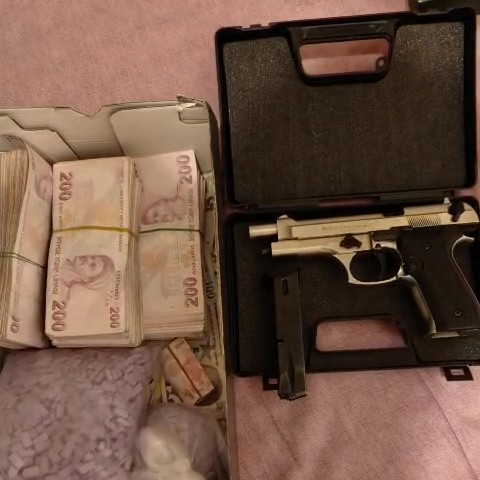 Tosya’da Zehir Operasyonu 2 Gözaltında (1)