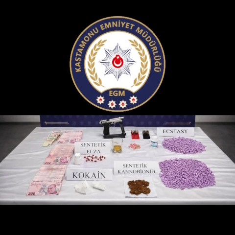 Uyuşturucu Operasyonunda Gözaltına Alınan Zanlı Tutuklandi!