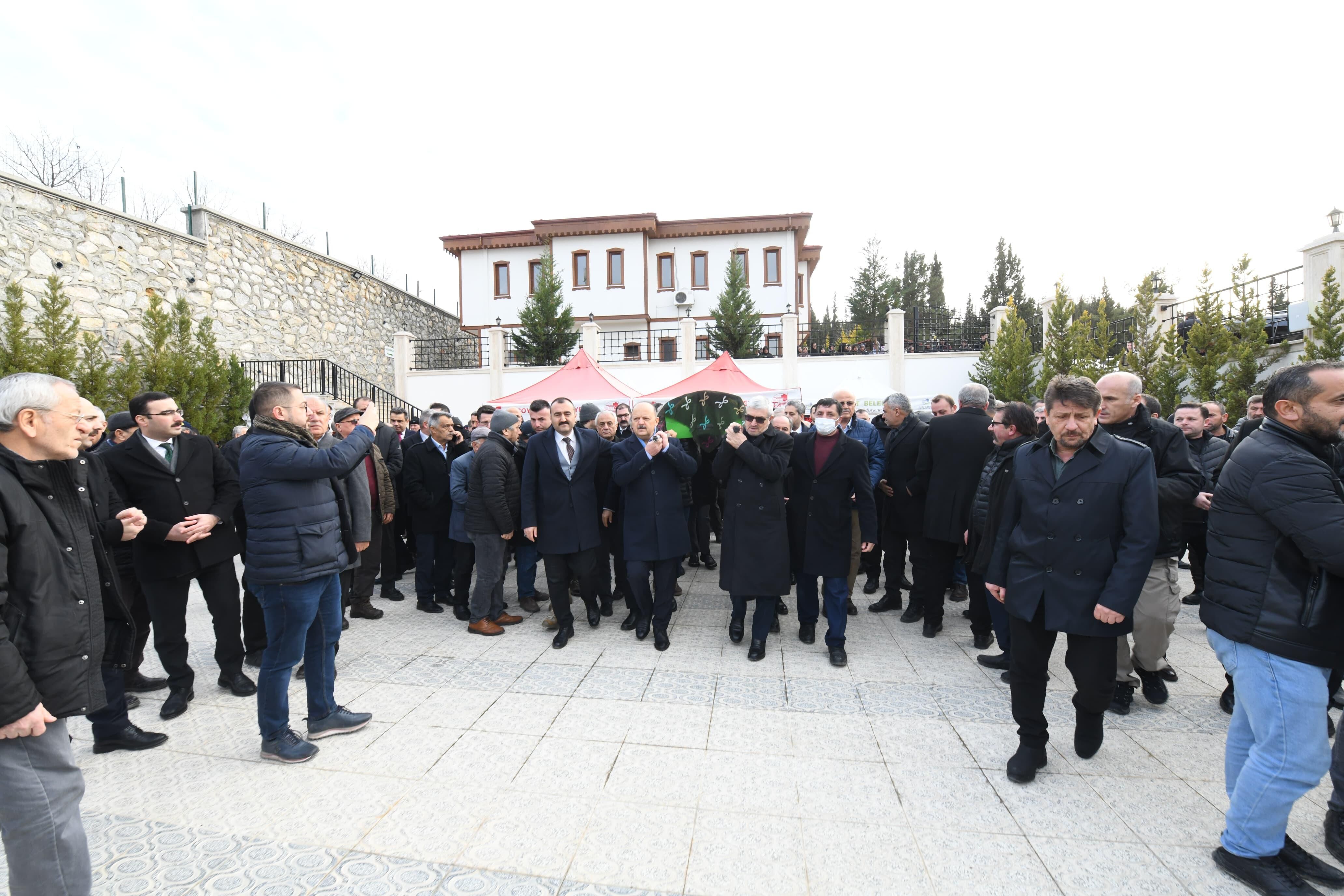 Valisi Meftun Dallı’nın Kayınvalidesi Boyabat’ta Defnedildi (4)