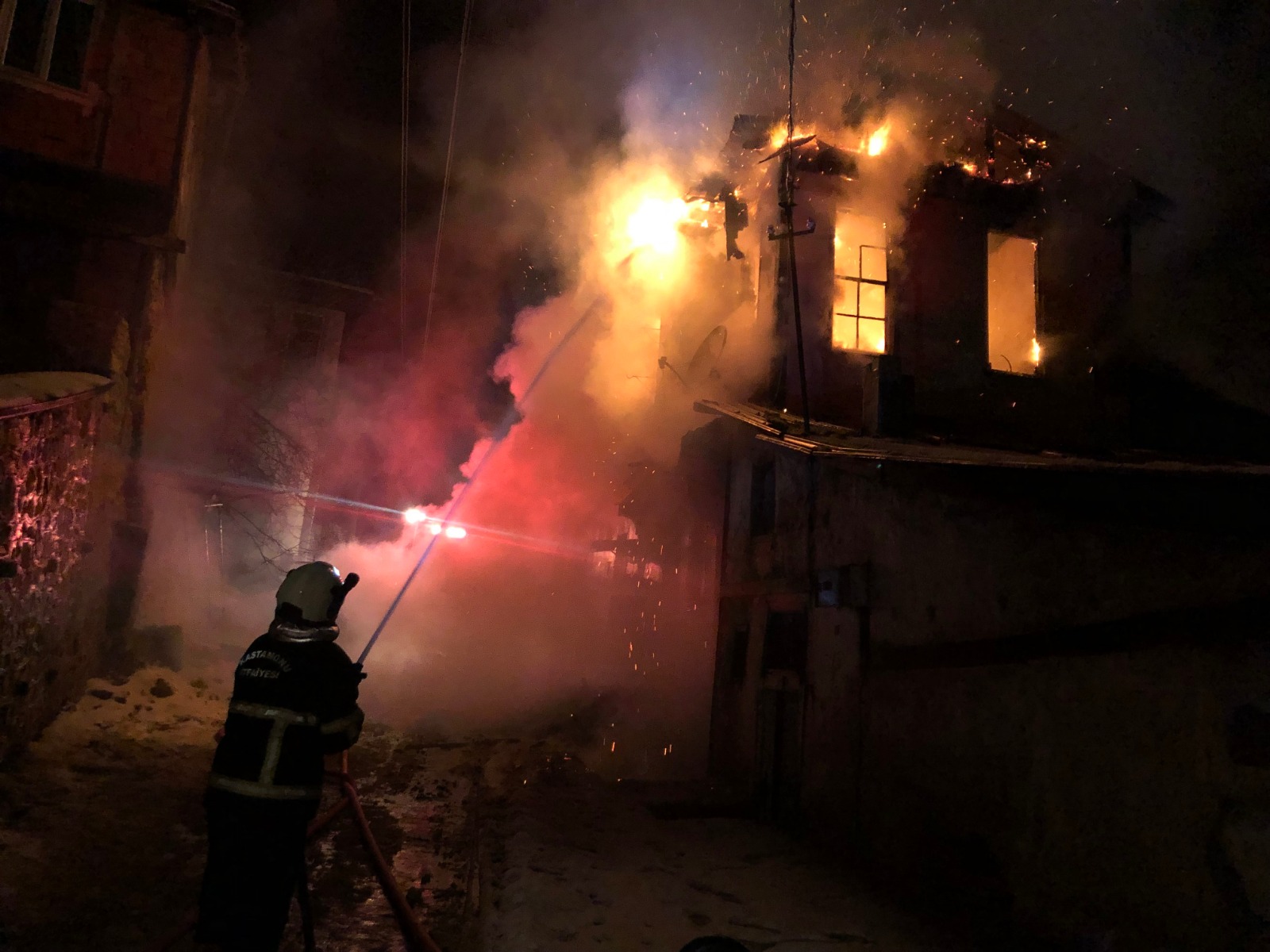 Yangın Yandı Küel Dondu (2)