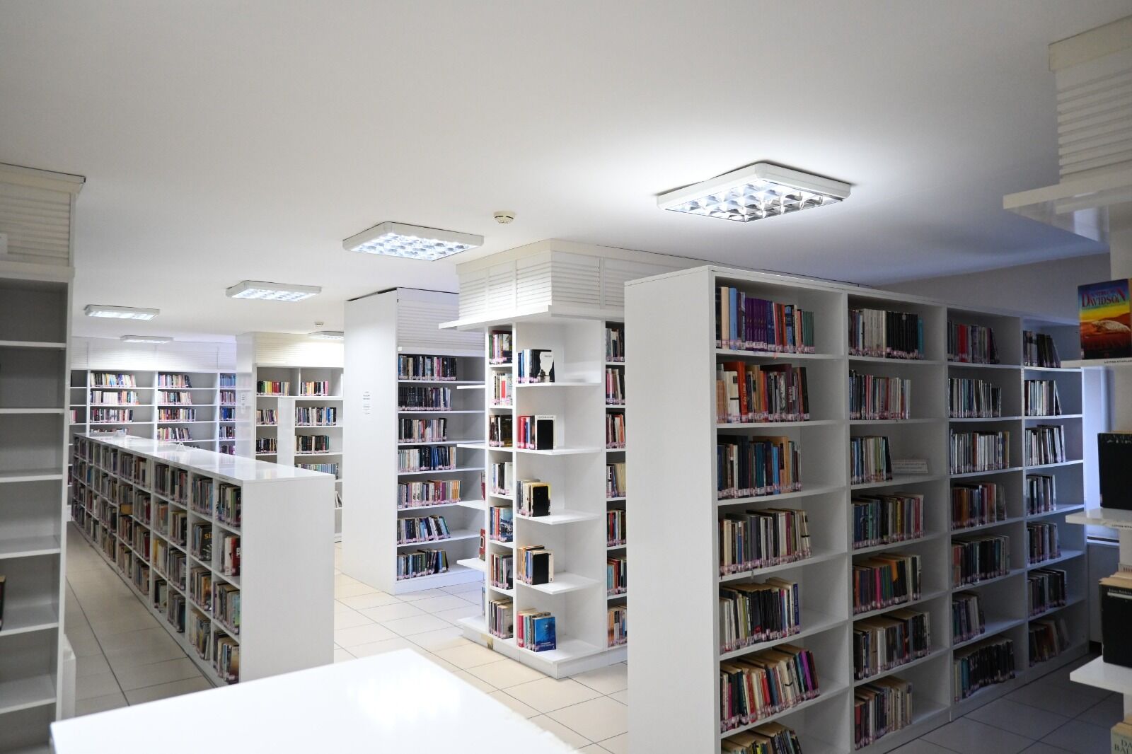 Antalya Halk Kütüphanesi'ne Azerbaycan Kültürüne Dair Kitap Bağışı (2)