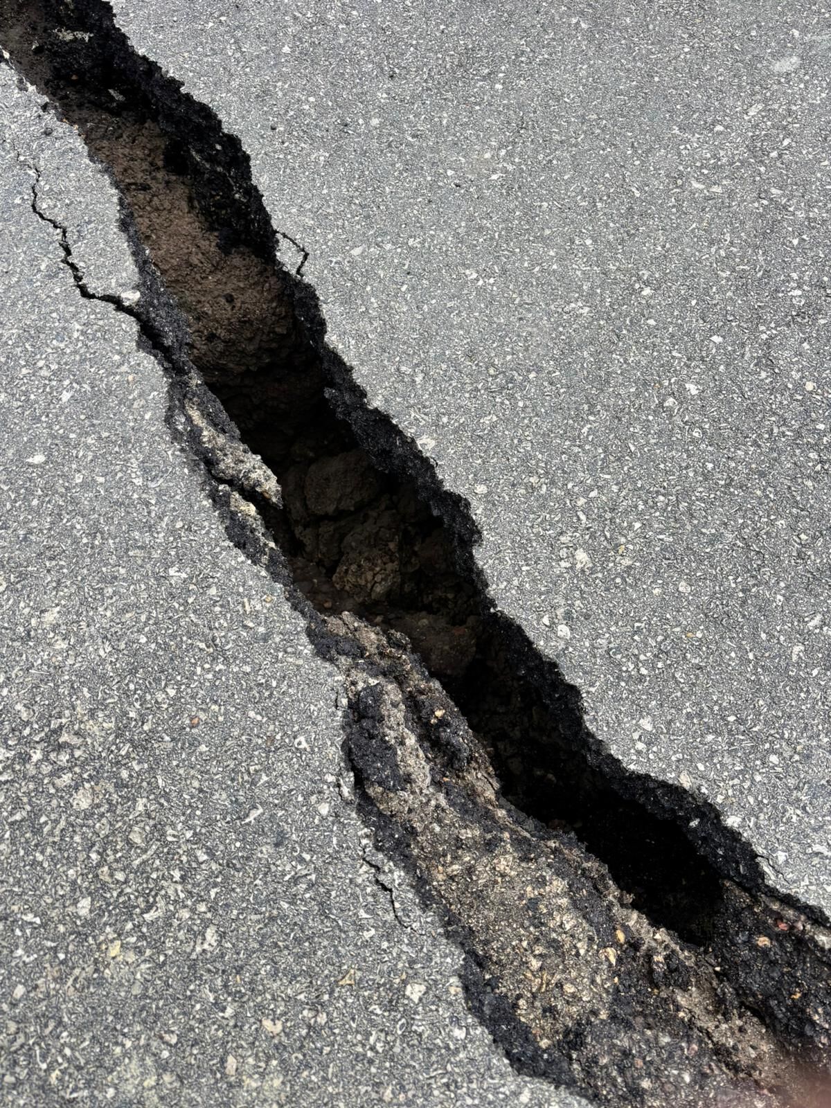 Cide Heyelan Yol Yarıldı (1)