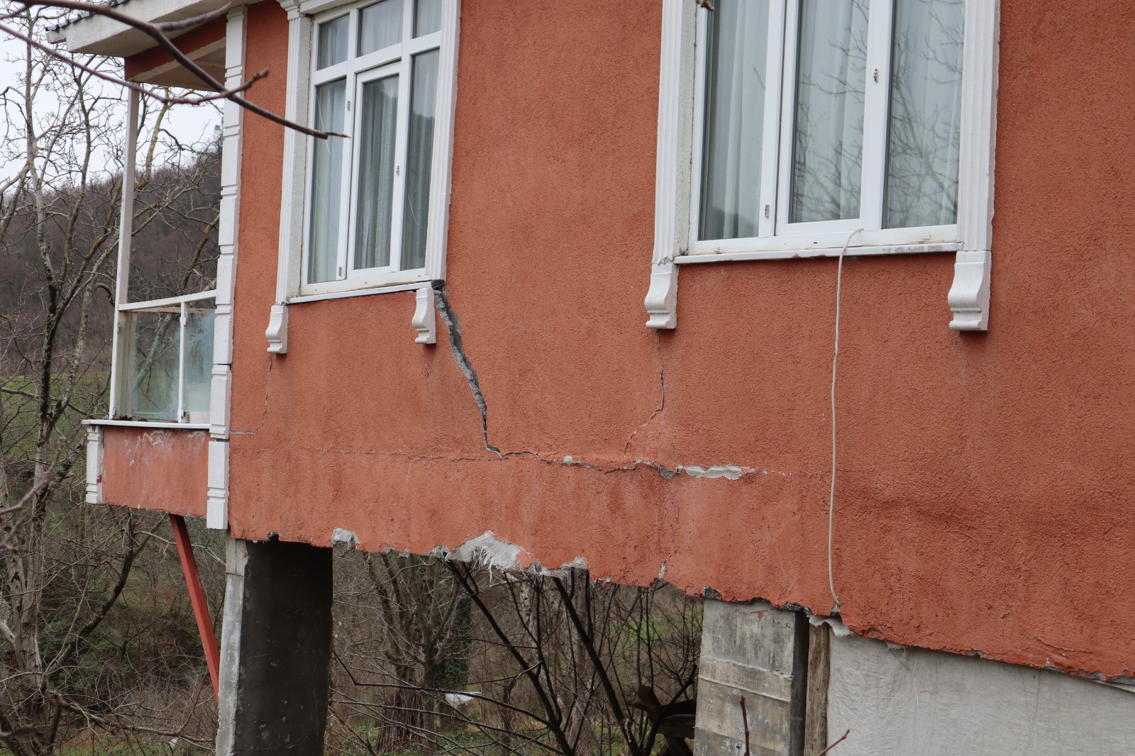 Cide’de 9 Yıldır Korku Içinde Yaşayan Köylüler Çare Bekliyor (2)