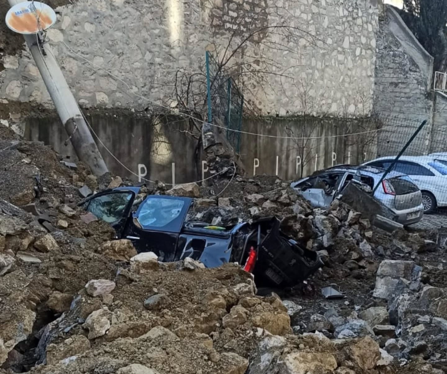 Duvar Çöktü, Özcan Önceden Risklere Işaret Etmişti (2)