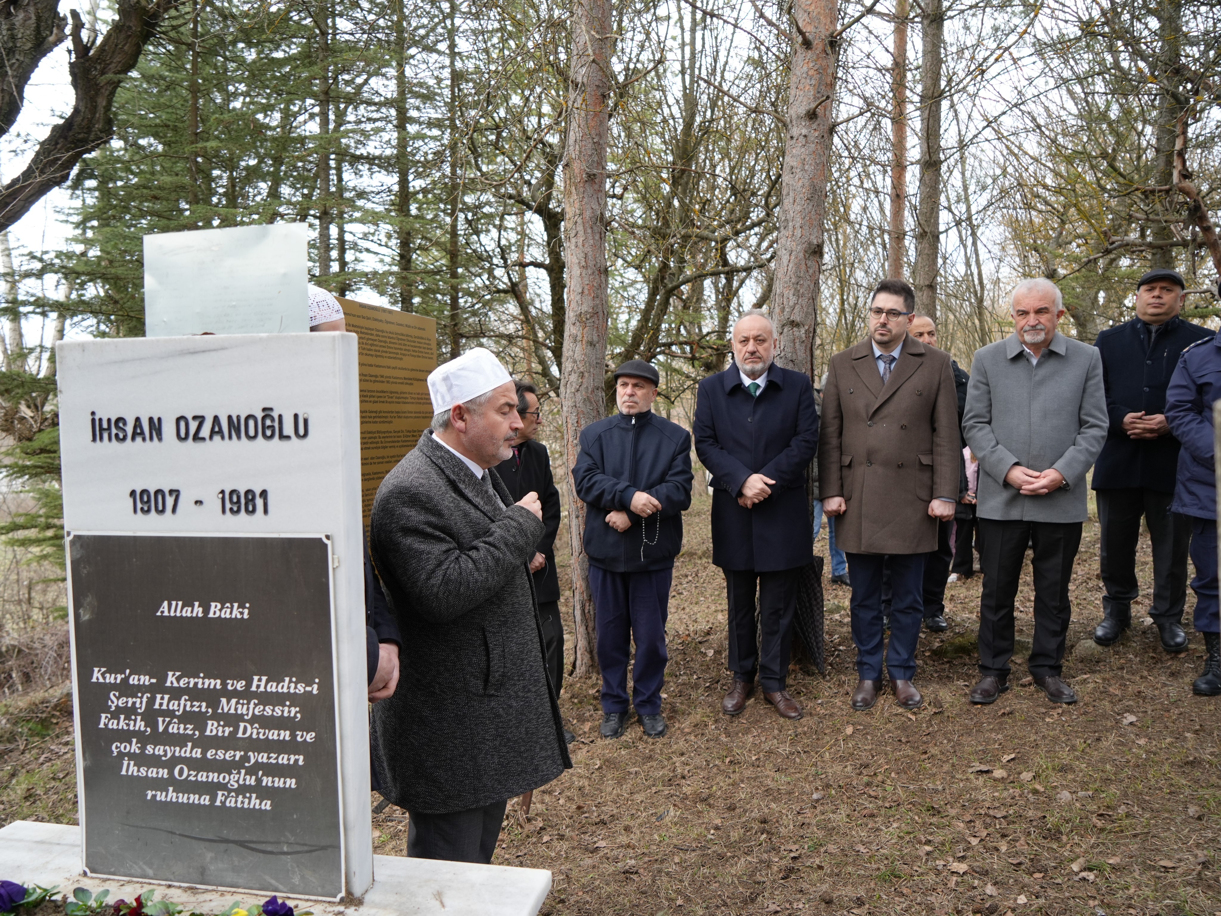 Halk Ozanı İhsan Ozanoğlu Vefatının 45. Yılında Dualarla Anıldı (2)