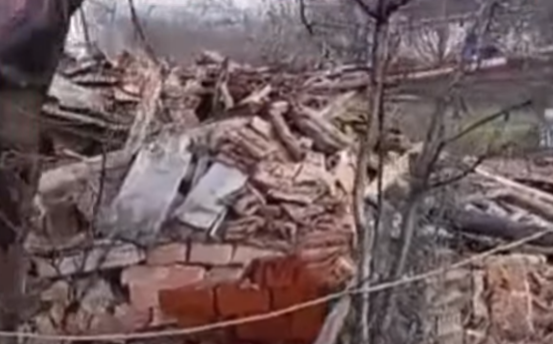 Kastamonu'da Iki Katlı Ev Çöktü (1)