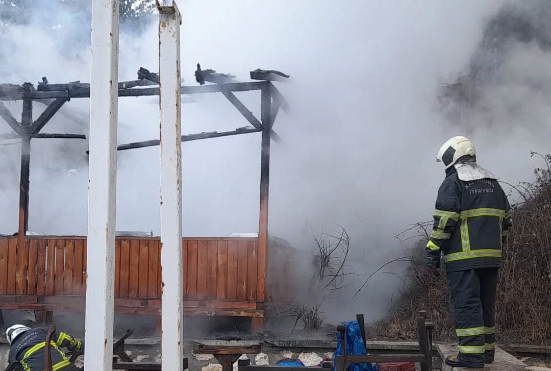 Saraçlar Mahallesi’nde Yangın! (1)