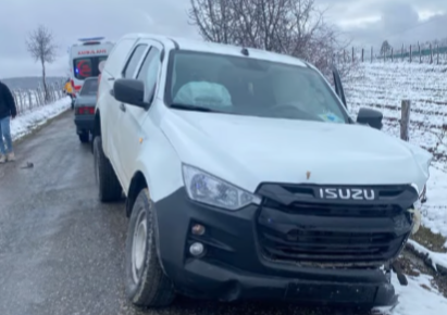 Trafik Kazasında Bir Araç Hurdaya Döndü; Yaralılar Var (1)