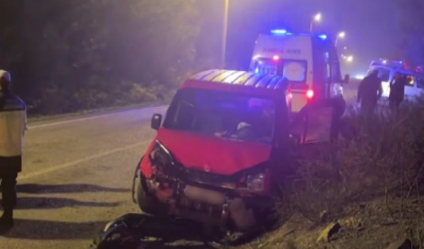 Hatalı Sollama Kazayı Beraberinde Getirdi 5 Yaralı (3)-1