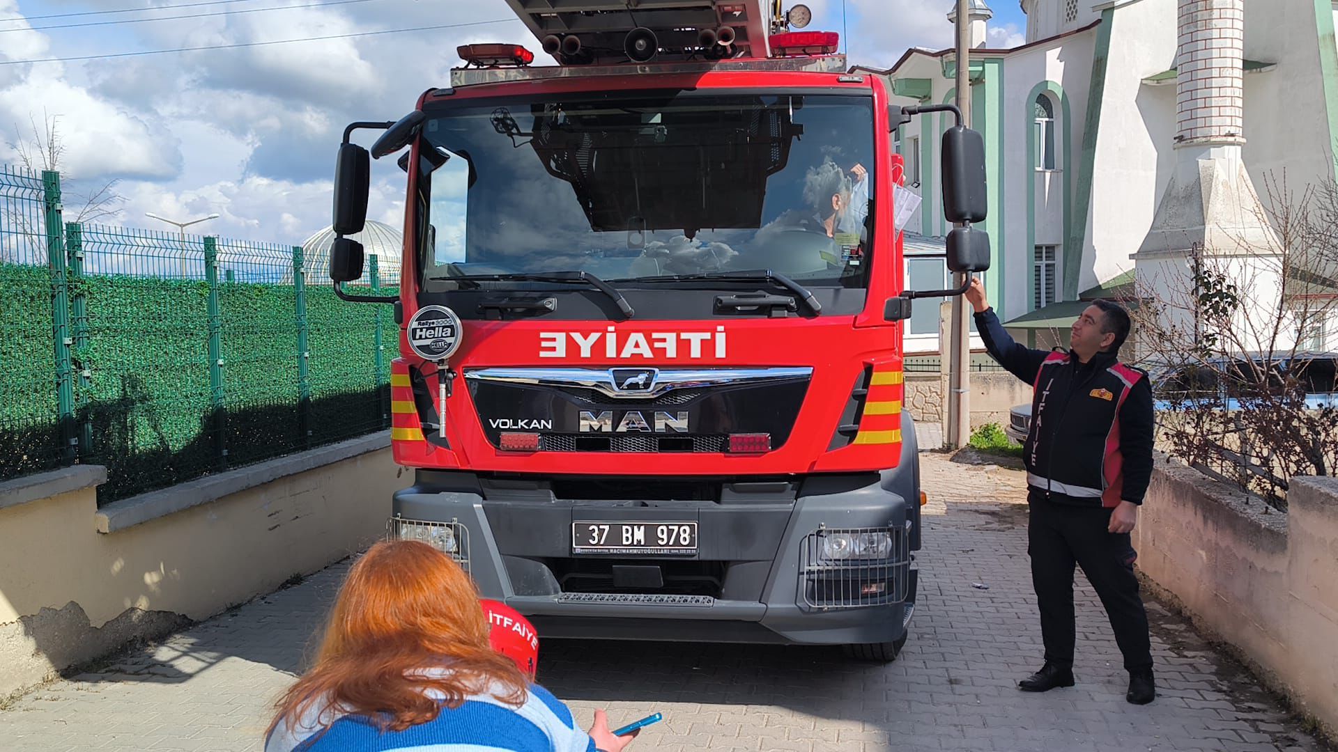 Kastamonu İtfaiyesinden Minik Gönüllüye Unutulmaz Sürpriz (2)