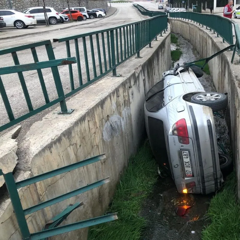 Kastamonu Plakalı Otomobil Kanala Uctu (1)