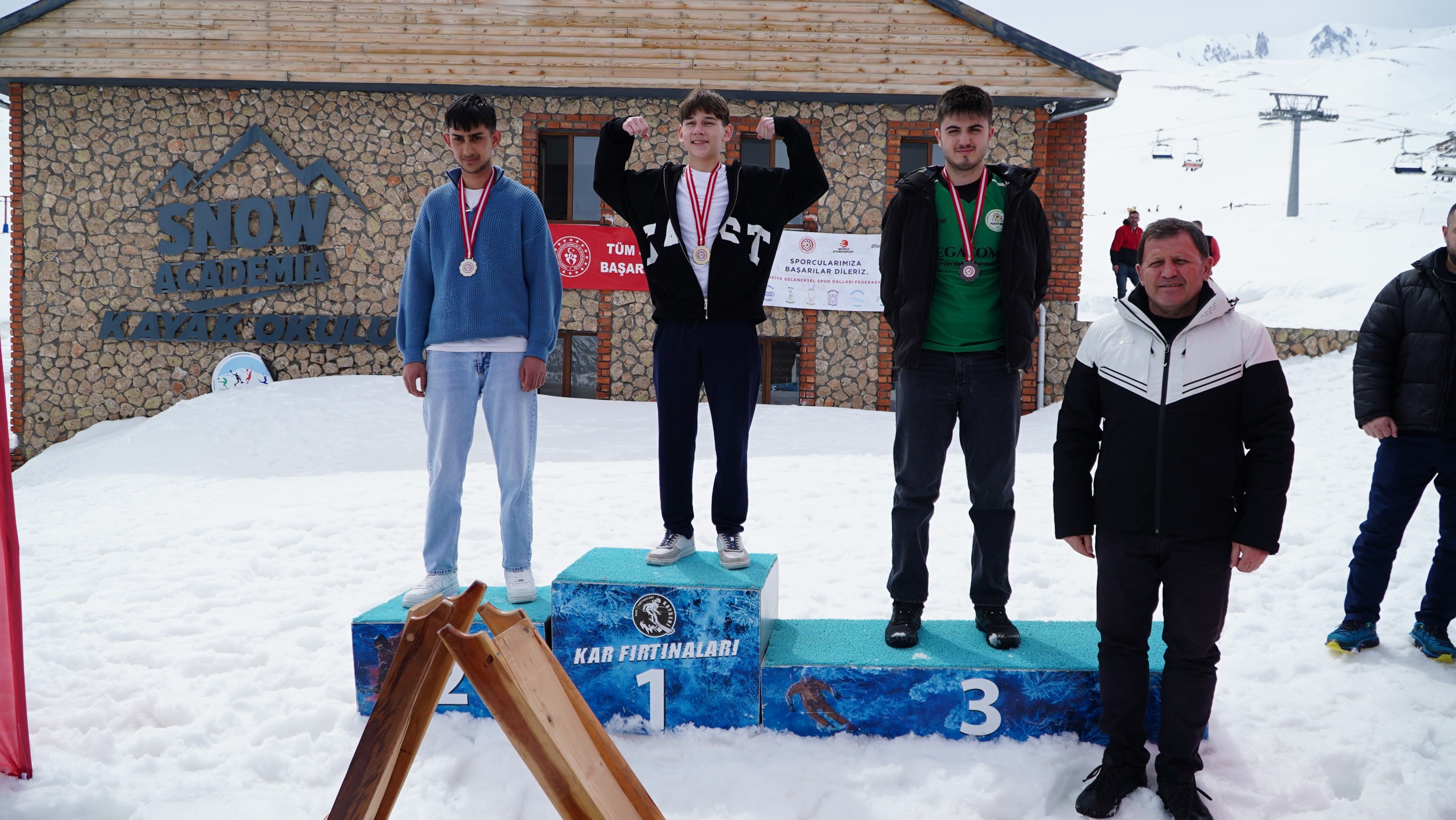 Kastamonu Ve Erzurum Kızağında Zirve Yarışı (2)