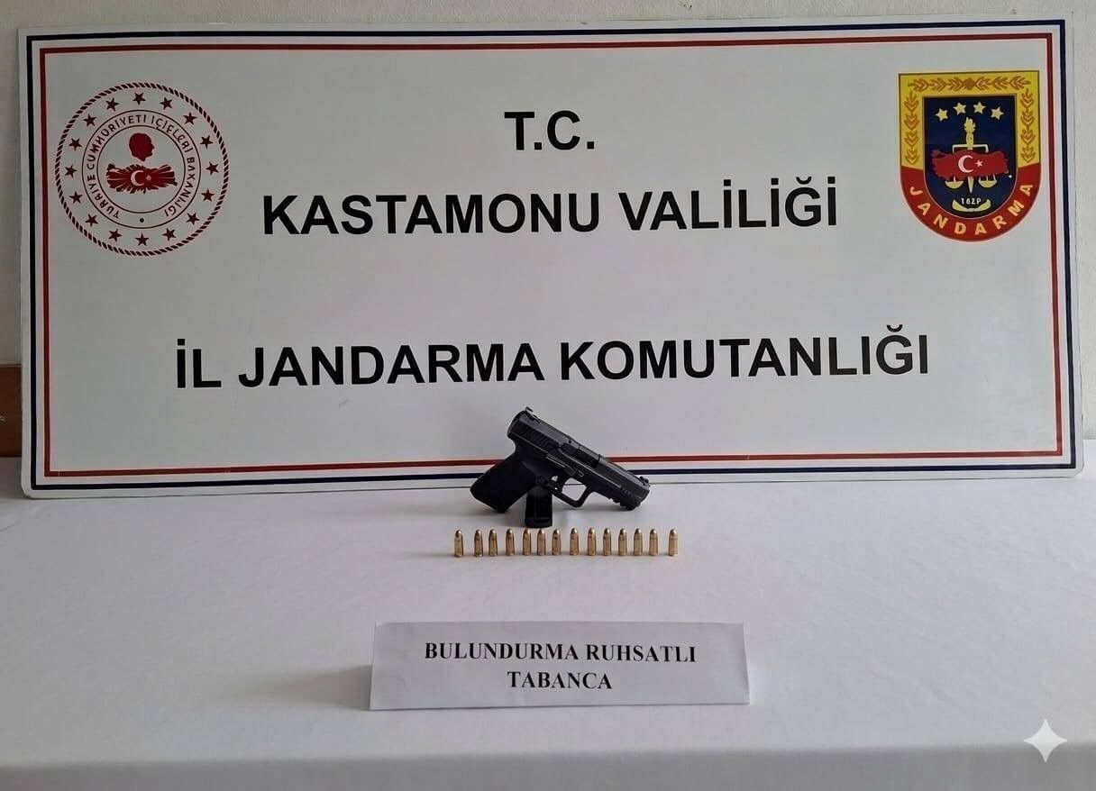 Kastamonu’da 3 Kişi Silahlarla Yakalandı (1)