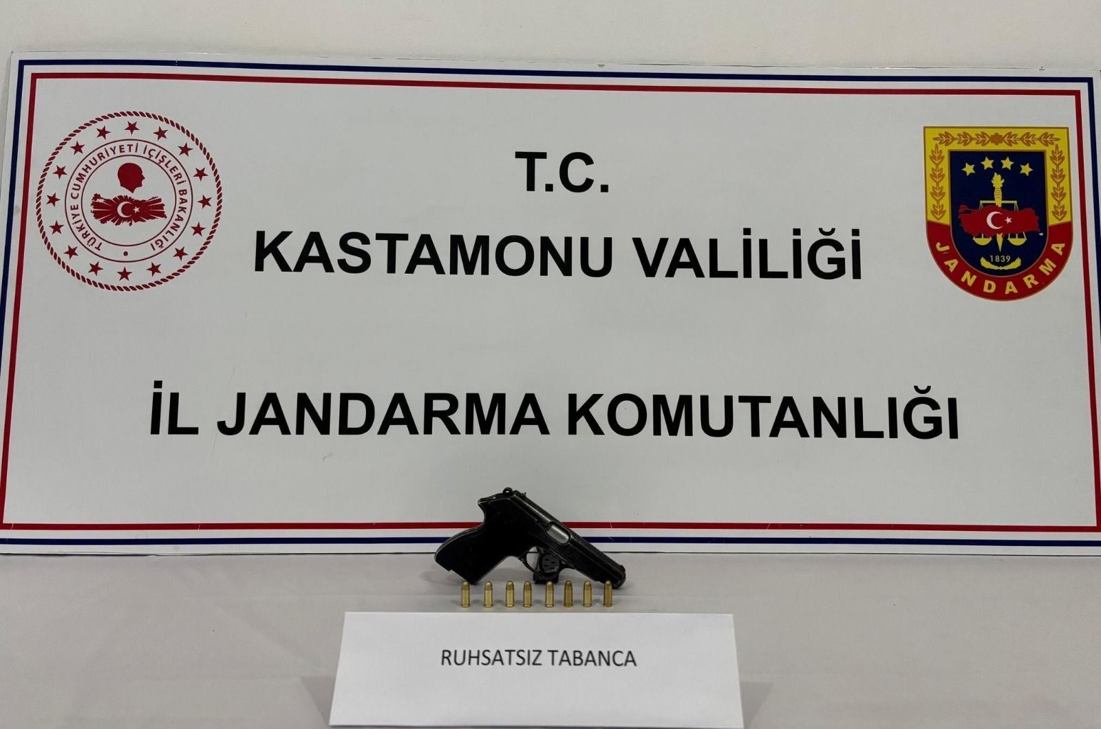Kastamonu’da 3 Kişi Silahlarla Yakalandı (2)