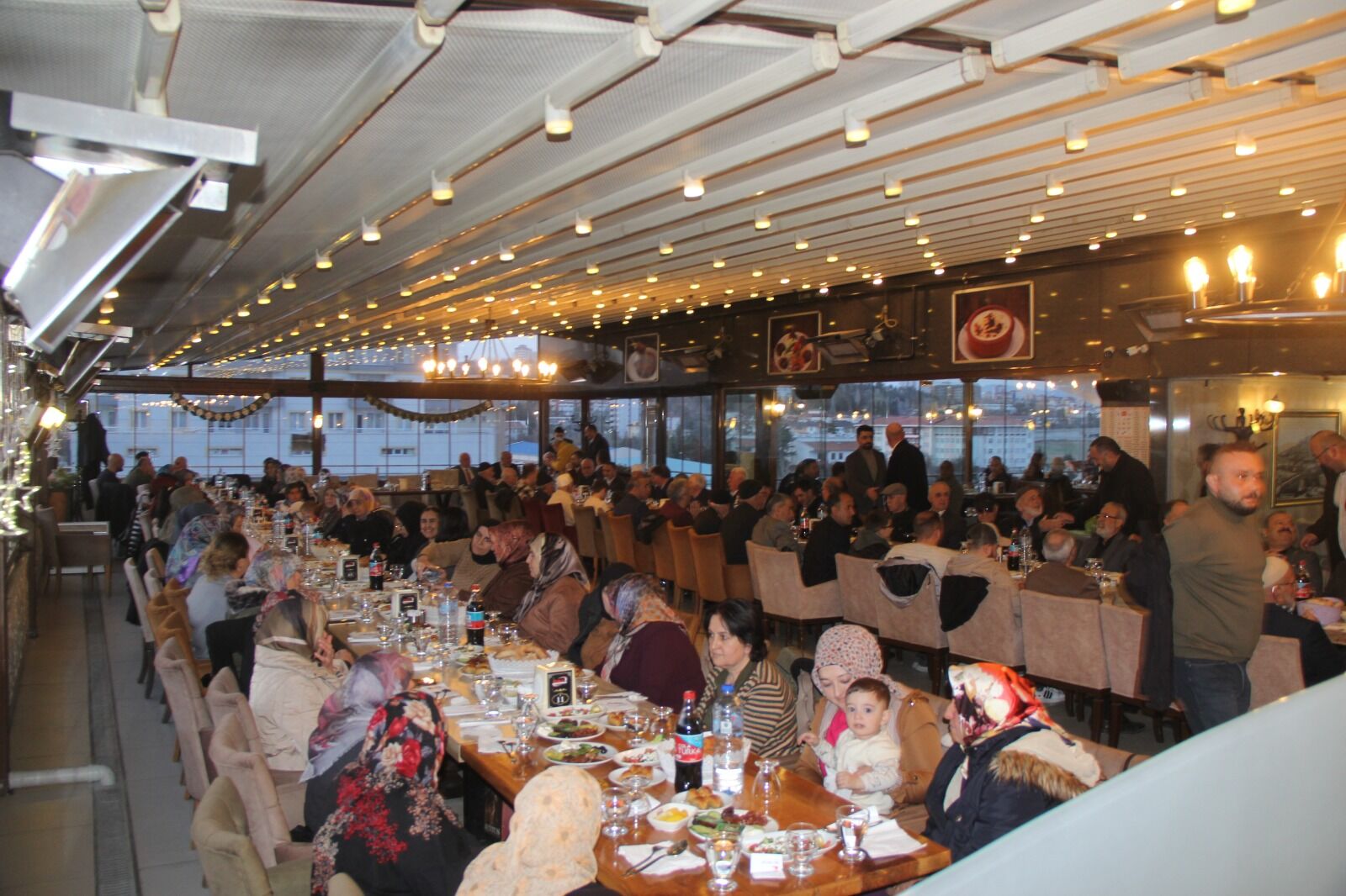 Sabri Bayındırlı Hoca’nın Geleneksel Aile Iftarına Yoğun Katılım (2)