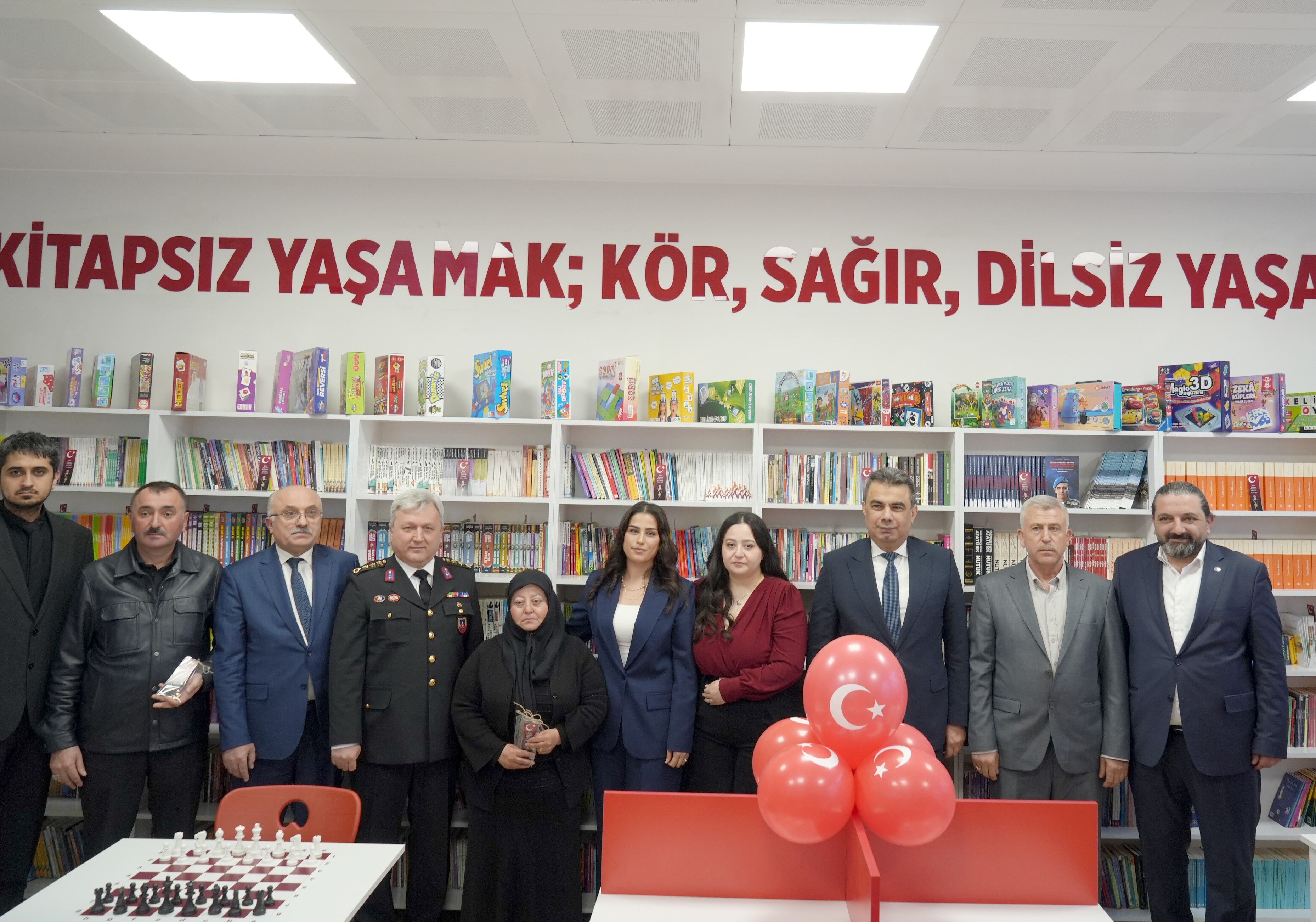 Şehidin Adı Köy Okulundaki Kütüphaneye Verildi, Ailesi Gözyaşlarını Tutamadı (4)