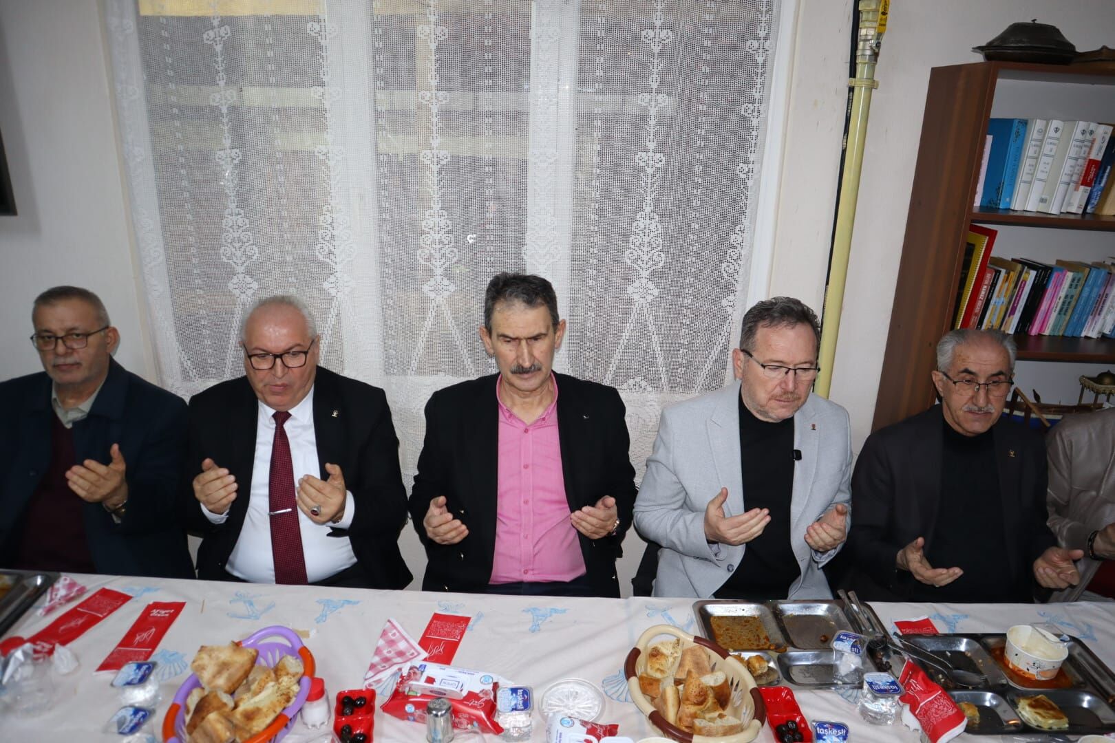 Serap Ekmekci Cide (5)