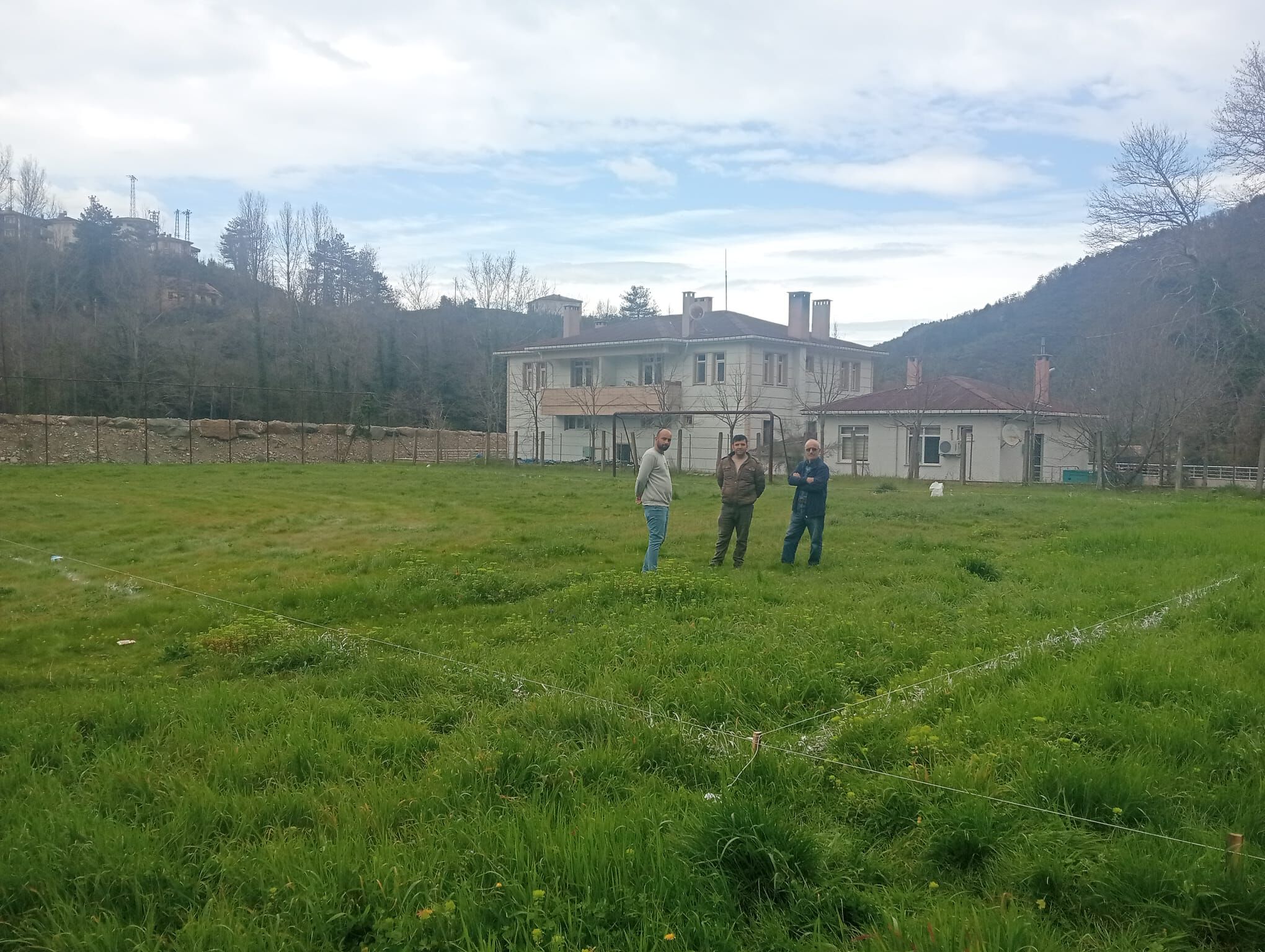 Soğuksu’da Halı Saha Yapımına Başlandı (2)