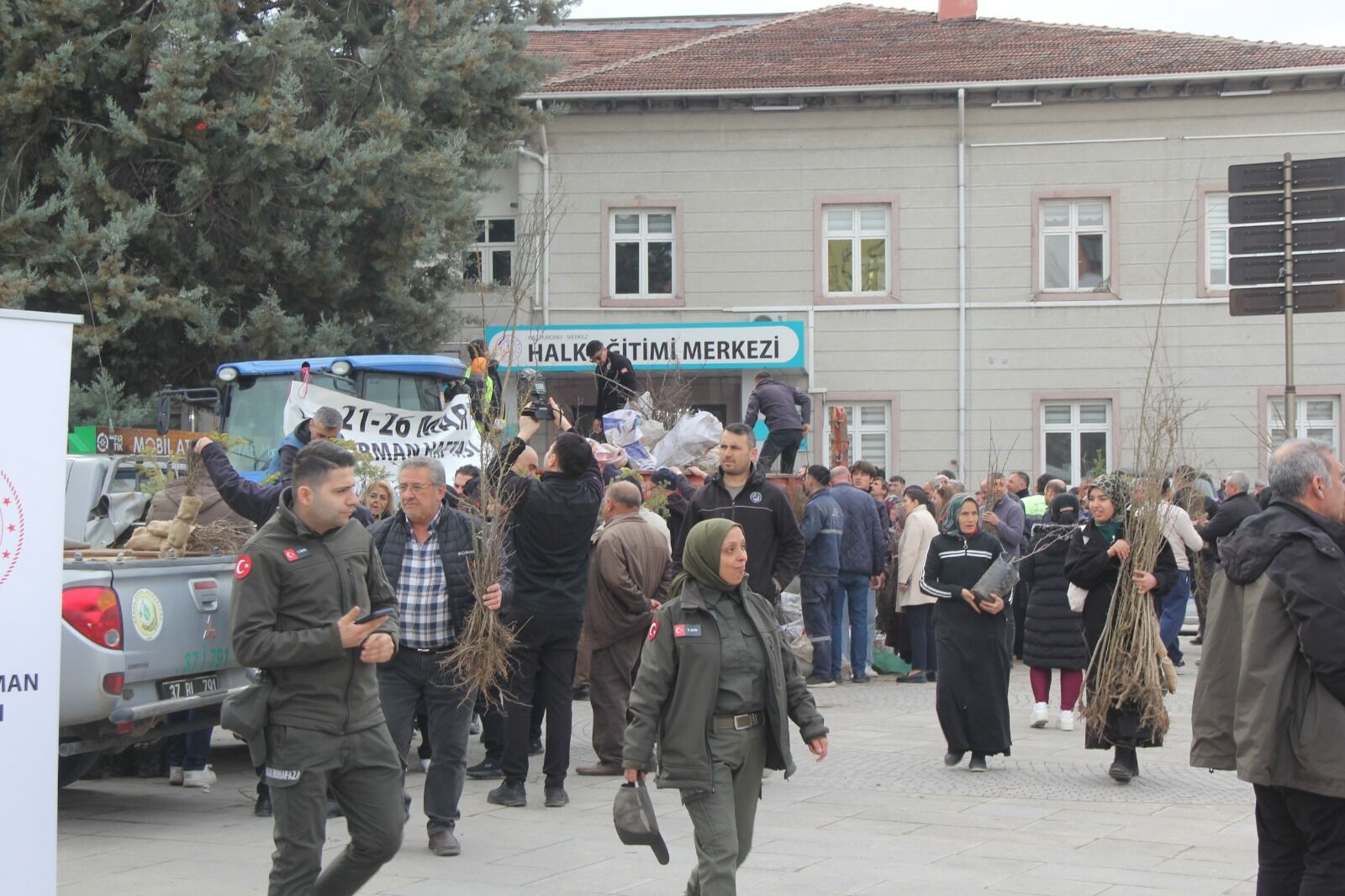 Ucretsiz Fidan Dagıtımı (2)