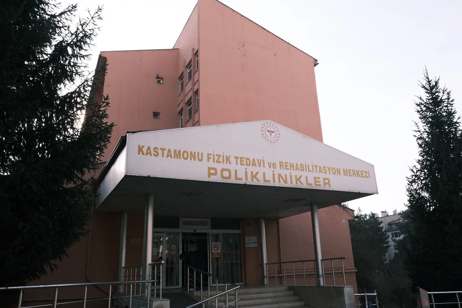 fizik tedavi eski bina girisi