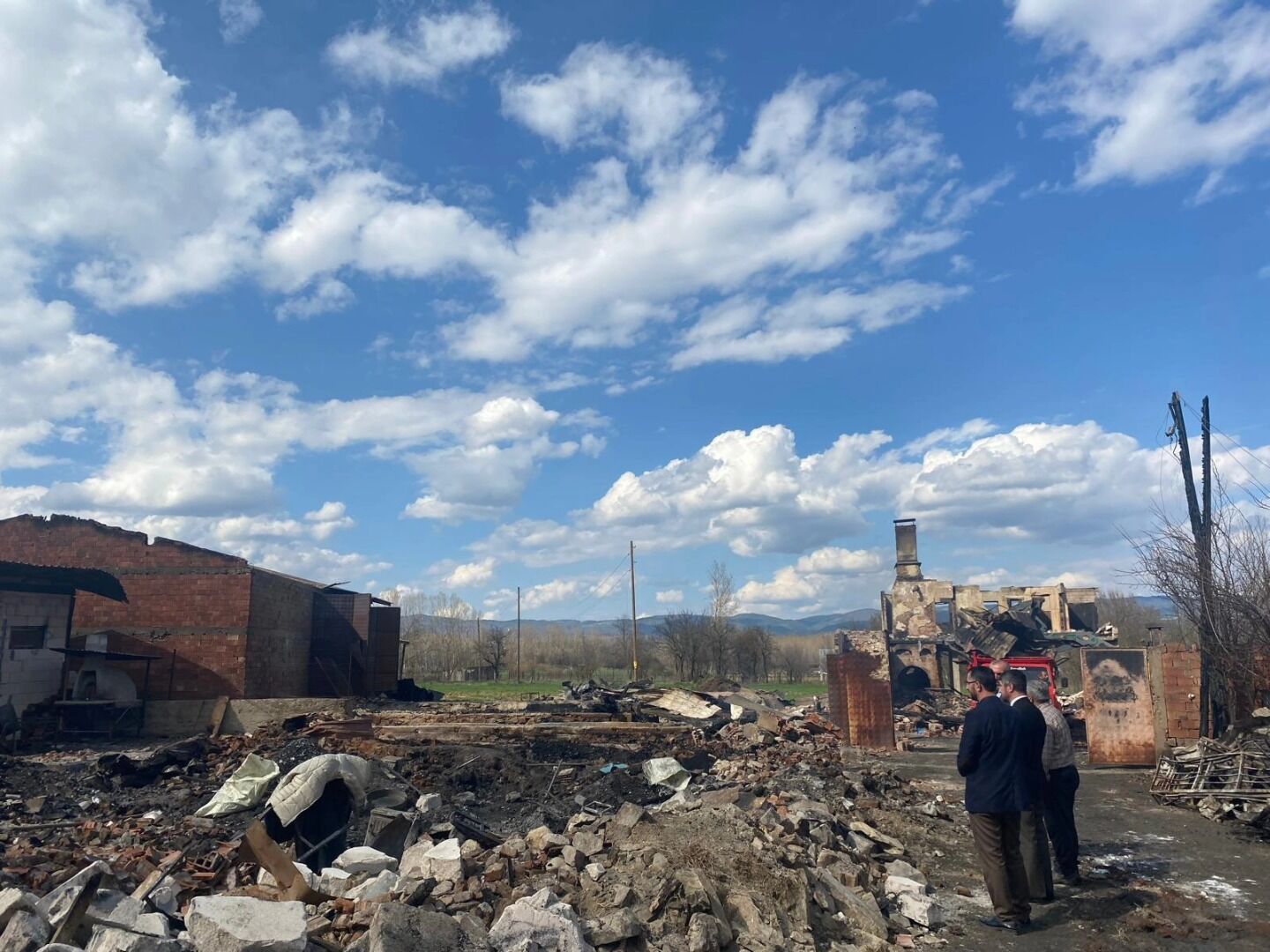 Bekir Derinden Yangınzedelere Ziyaret (3)