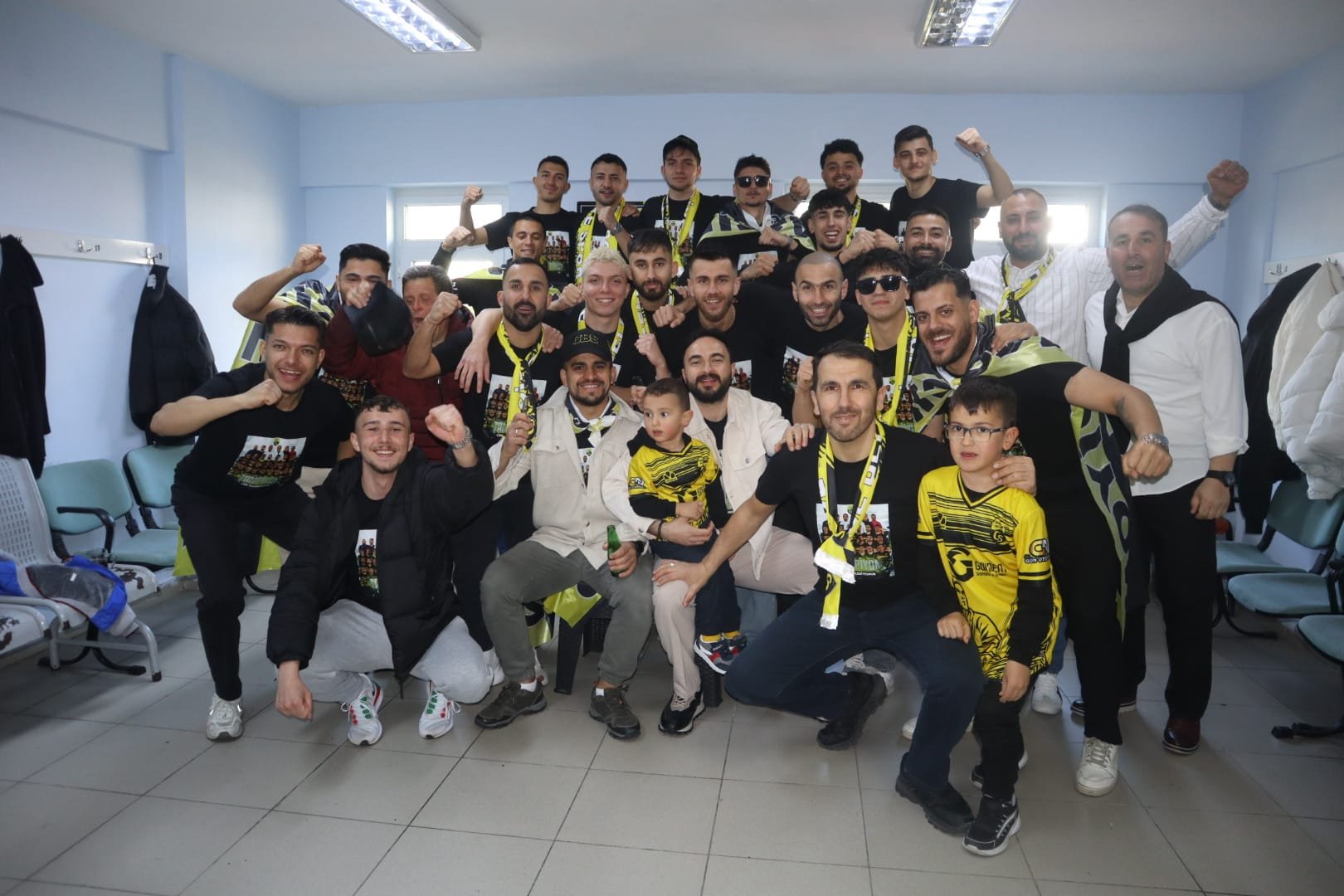 Cide Belediyespor Şampiyonluk Kupasını Coşkuyla Kaldırdı (5)