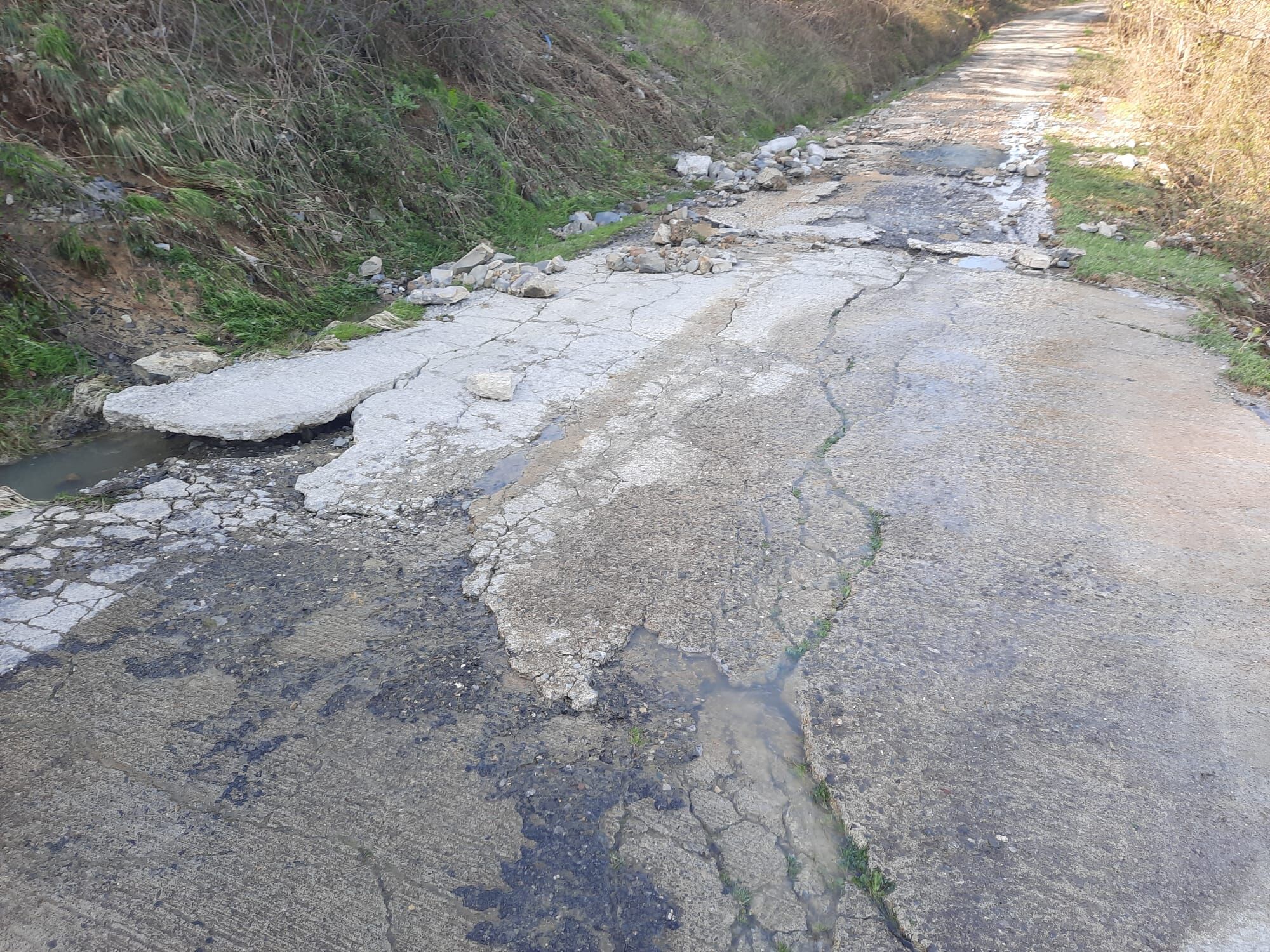 Cide’de Heyelan Paniği Hes Kanalı Taştı, Köy Sular Altında Kalıyordu (4)