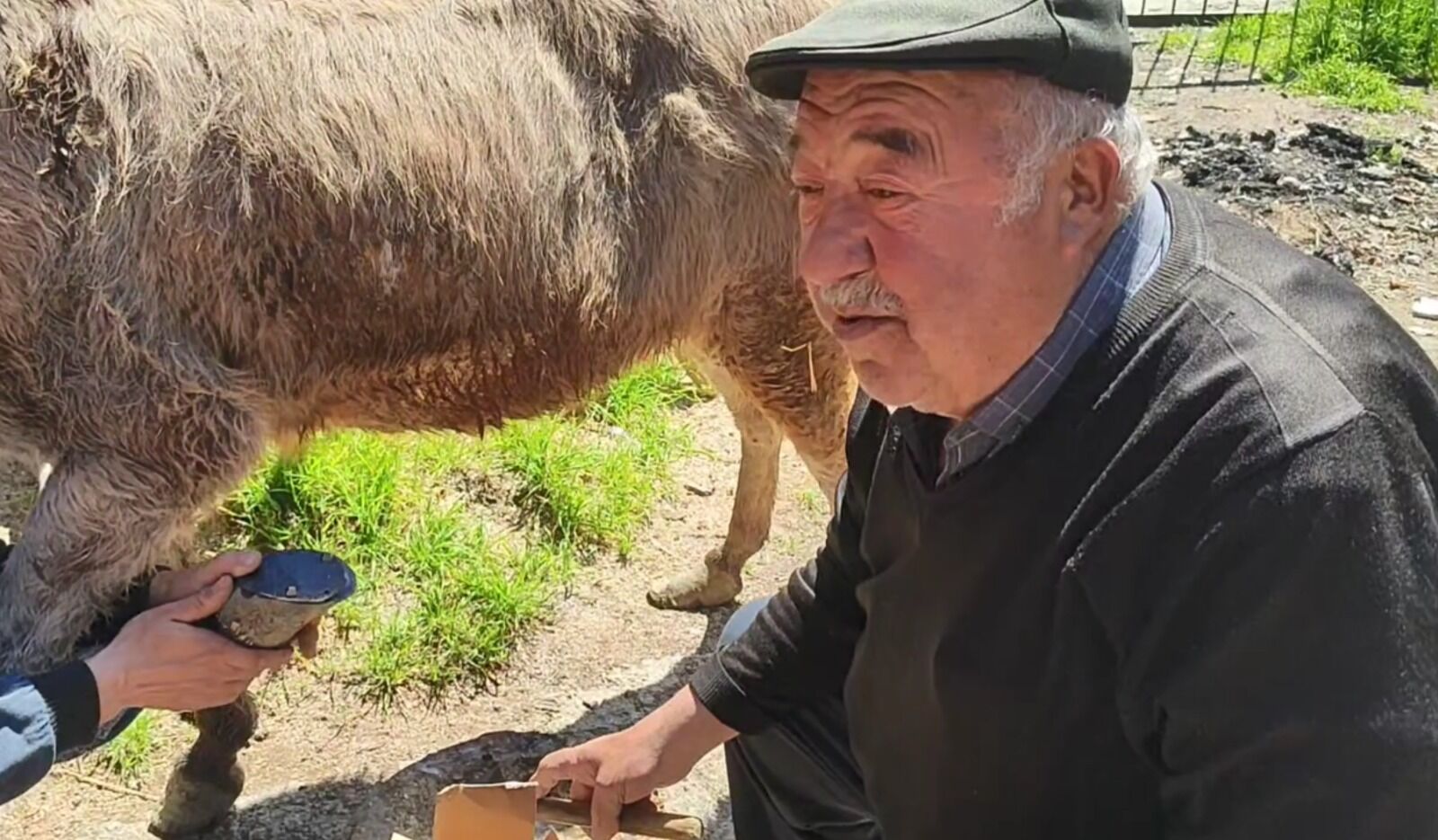 Cide’nin Köyünde 55 Yıldır Ata Mesleğini Sürdürüyor (1)