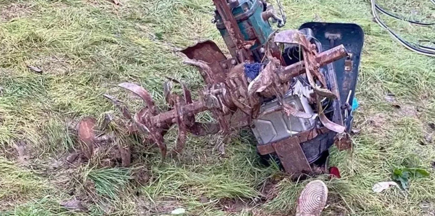 Çiftçi çapa makinesine bacaklarını kaptırdı