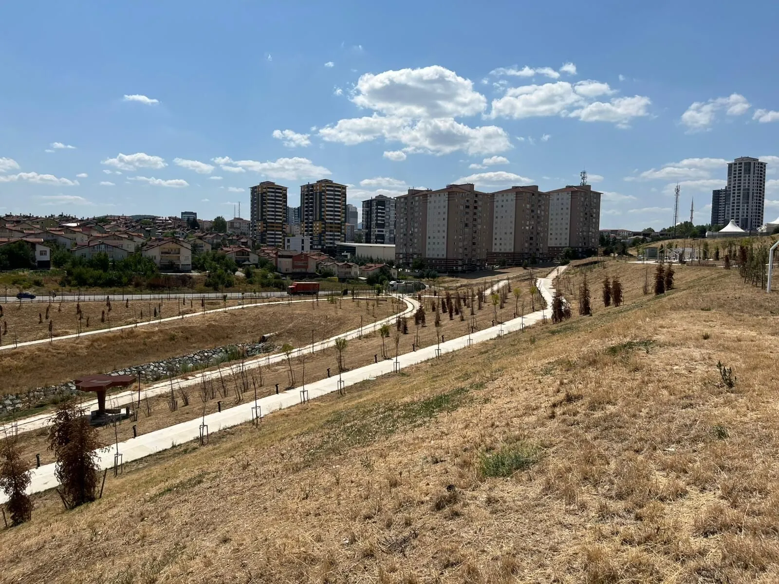 Çölez’den Millet Bahçesi Tepkisi “Dün Bahçeydi, Bugün Harabe”-1