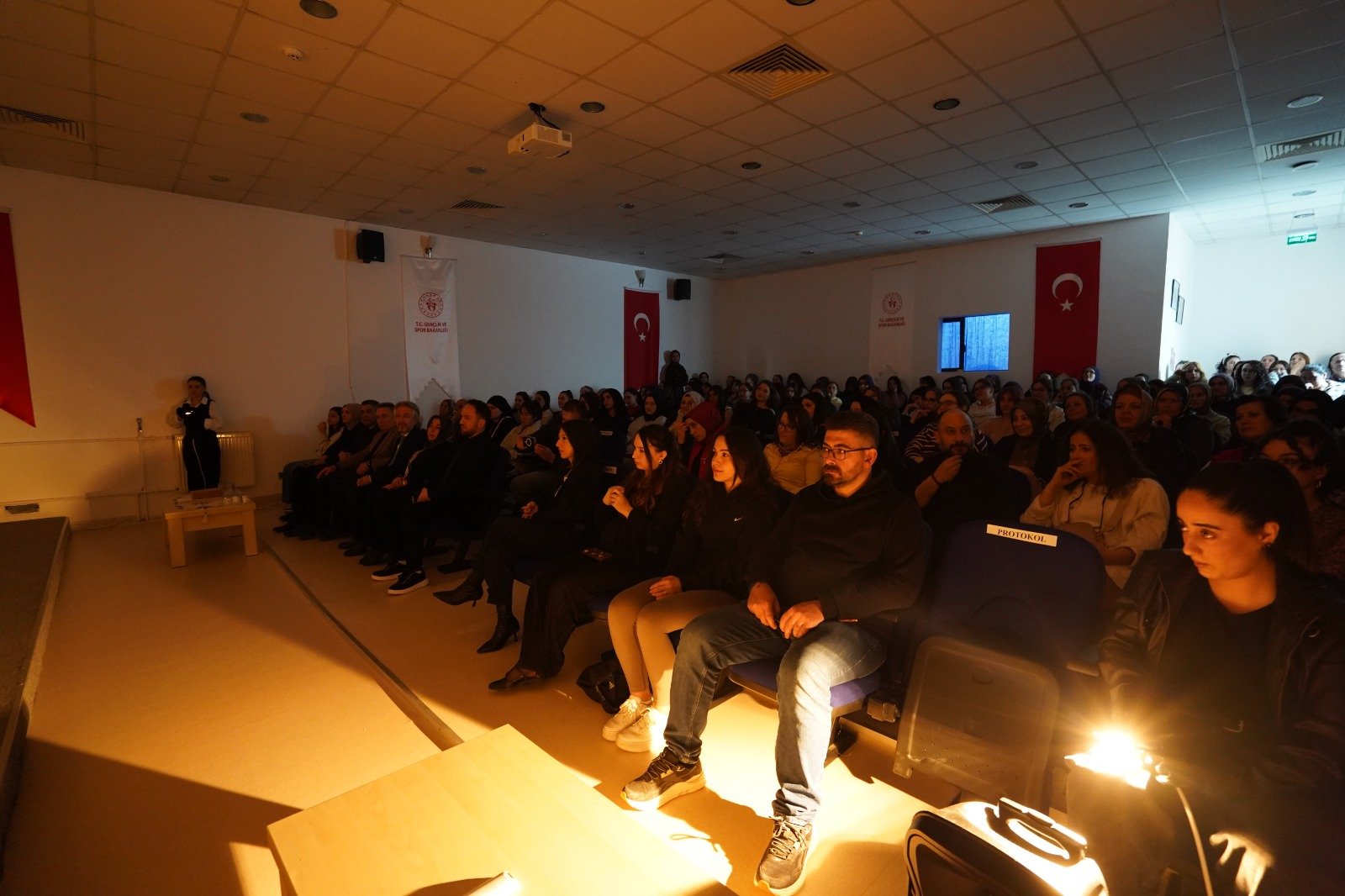 “İşlenmemiş Suçlar” Tiyatro Oyunu Izleyiciyle Buluştu (5)