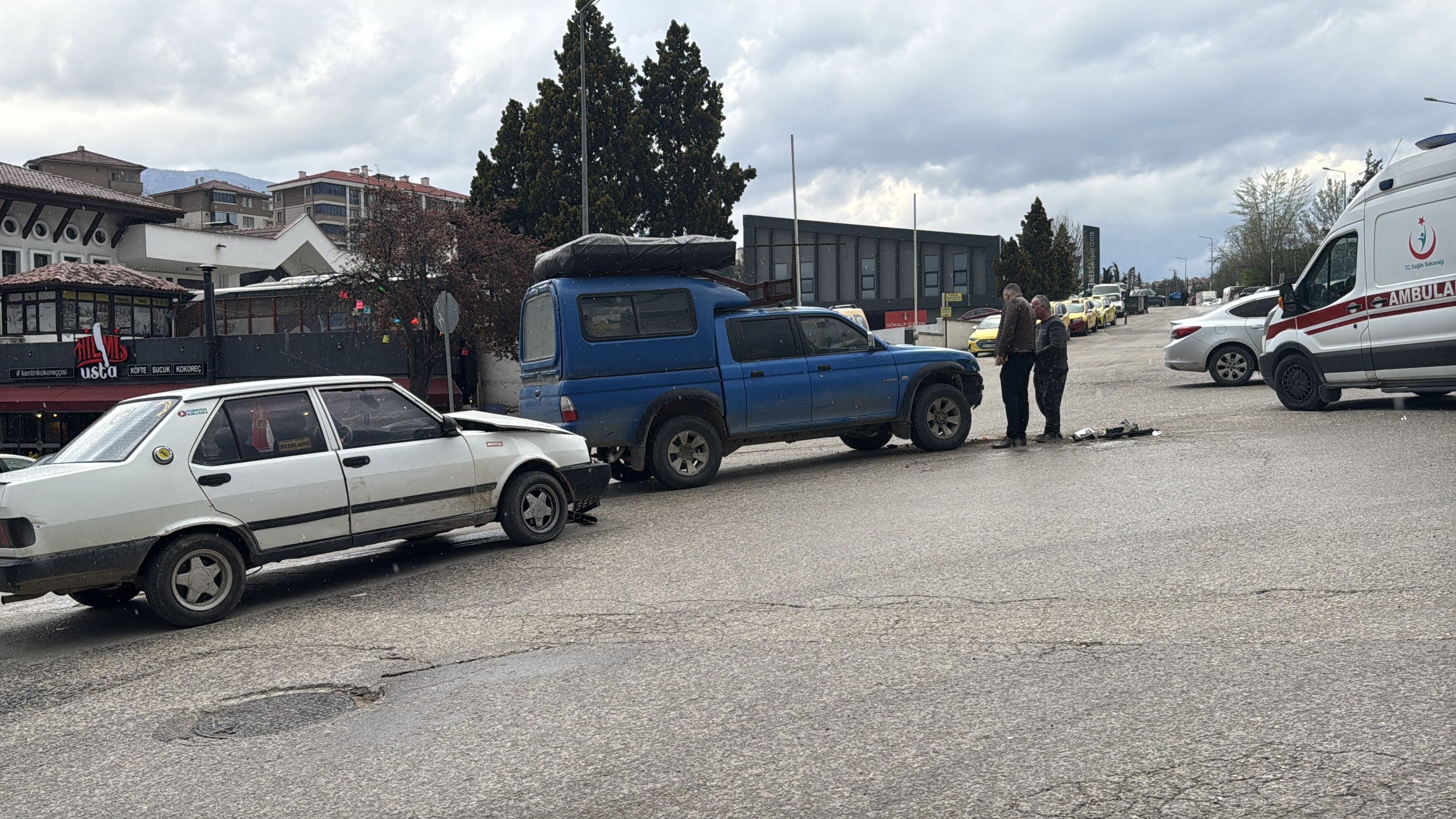 Kastamonu Plakalı Otomobil Safranbolu’da Kaza Yaptı 1 Yaralı (3)