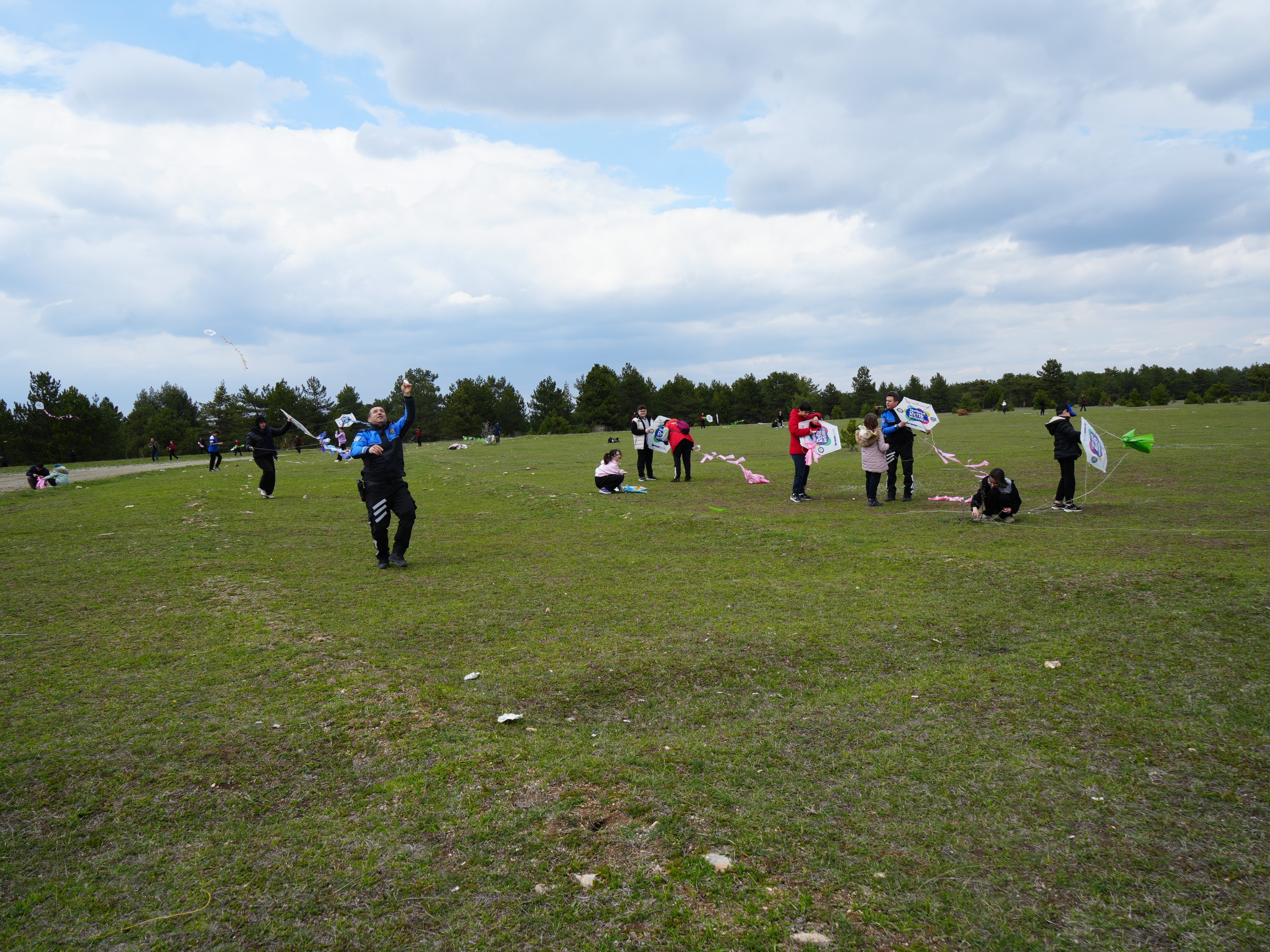 Kastamonu’da 23 Nisan Çocukları, Uçurtma Uçurarak Gönüllerince Eğlendi (1)
