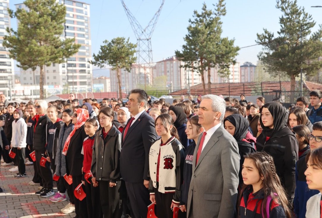 Kastamonuda Okullarda Ders Zili Bayrak Toreni Ile Caldı (2)