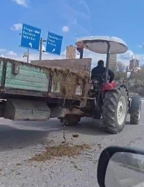 Kastamonu’da Traktörden Yola Dökülen Gübre Tepki Çekti