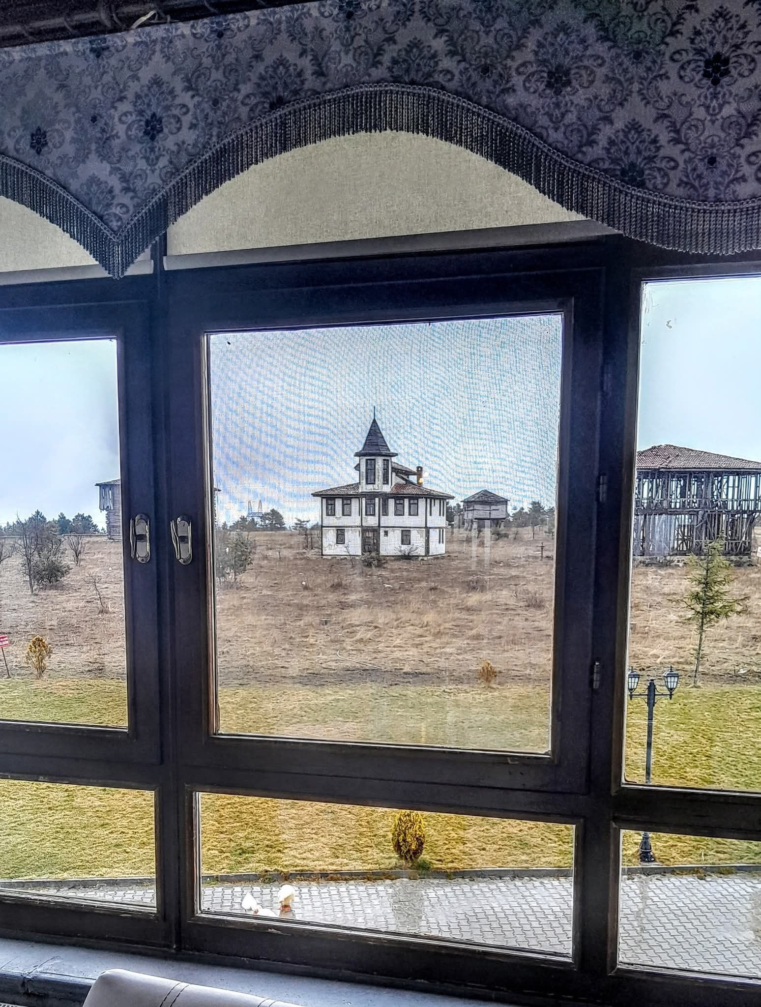 Mi̇ne Özgür Köşe (2).Jpg (1)