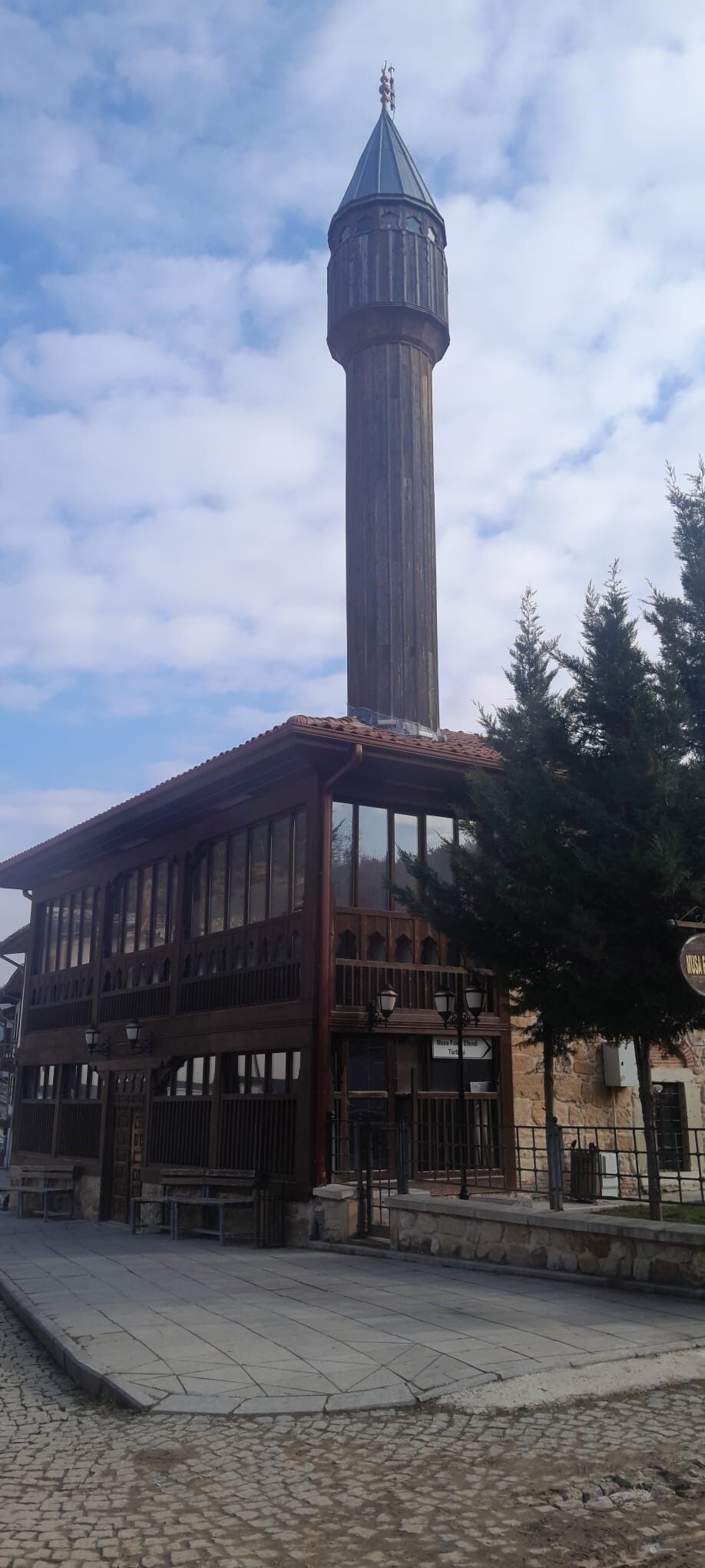 Mine Özgür Köşe Yazısı 7 Nisan (3)