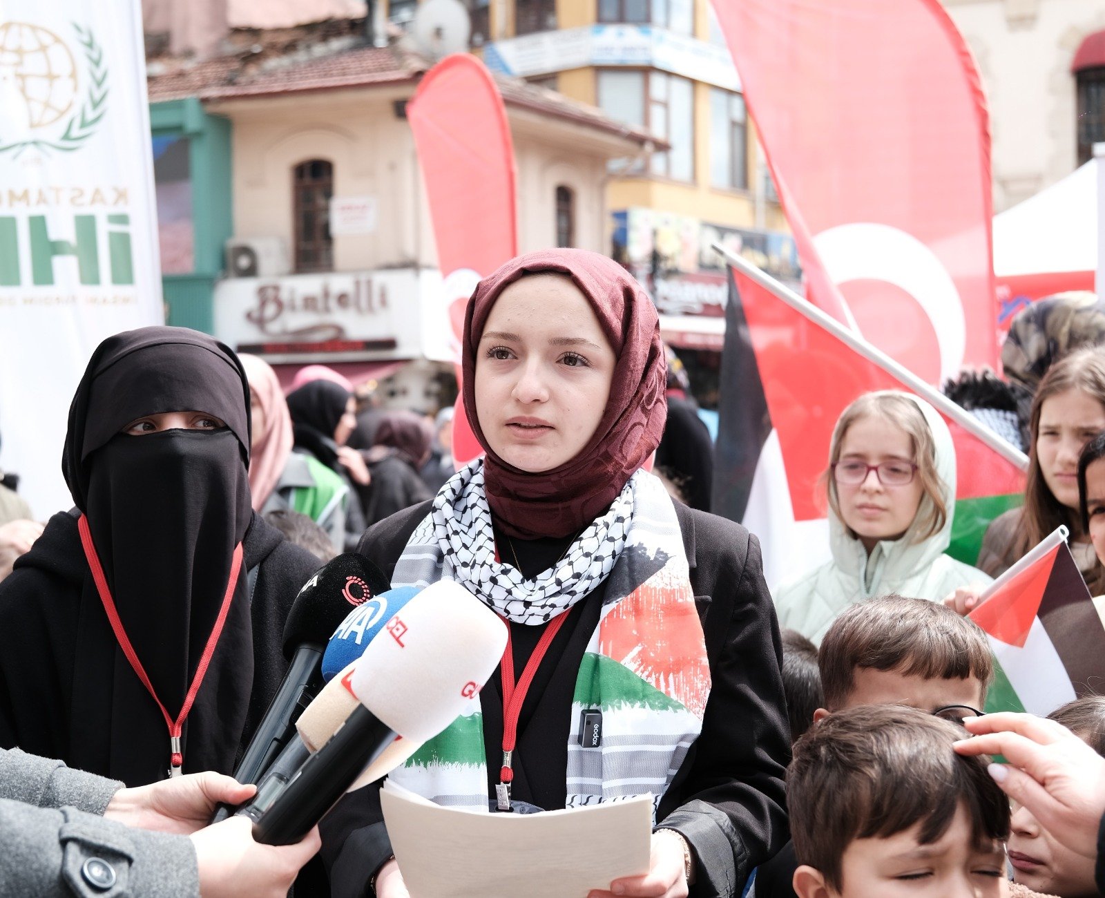 Nasrullah’ta Minik Kalplerden Filistin Için Umut Balonları (3)