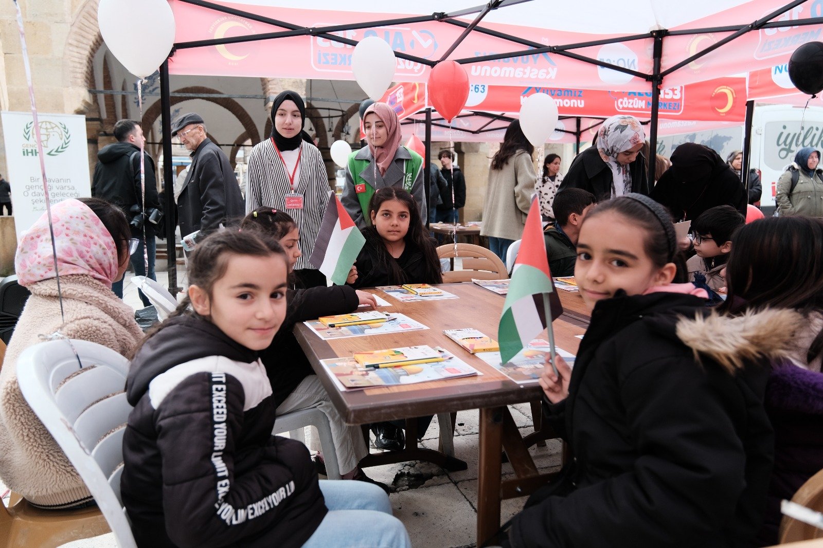 Nasrullah’ta Minik Kalplerden Filistin Için Umut Balonları (5)