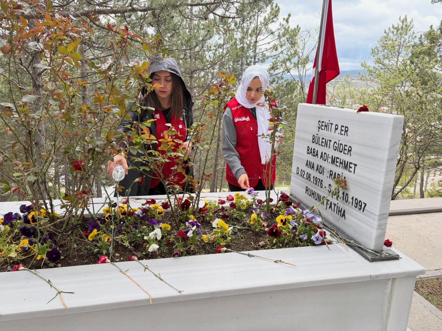 Şehitler Haftası’nda Kızılay'dan anlamlı ziyaret