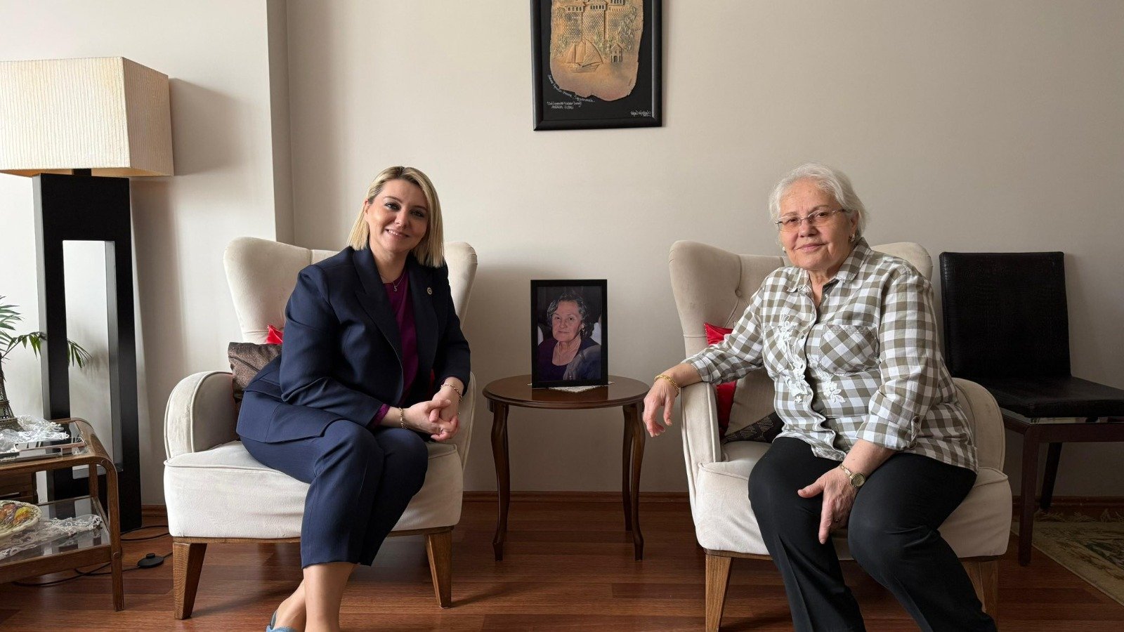 Serap Ekmekci Acıyı Paylaştı (2)