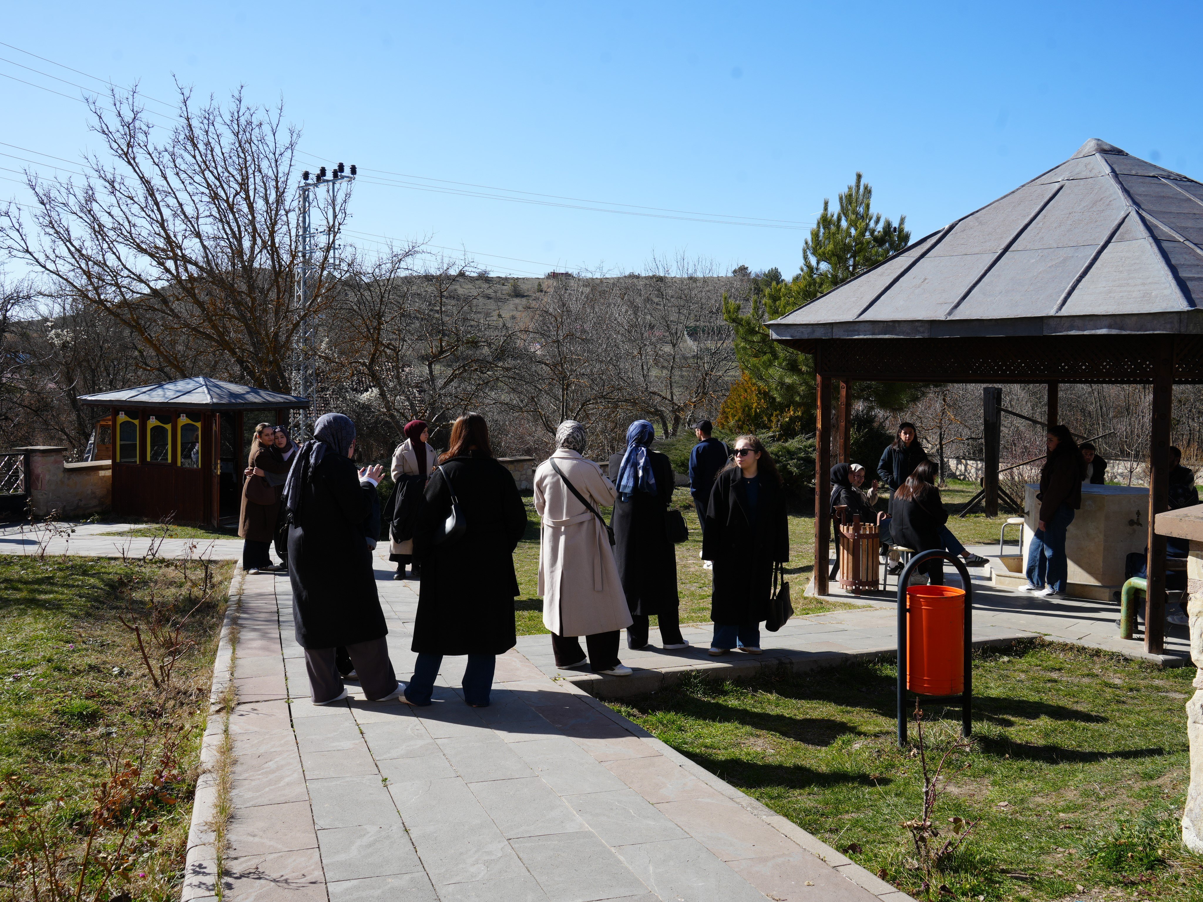 Unesco Dünya Miras Listesi'nde Çivisiz Cami'ye Öğrenciler Hayran Kaldı (2)