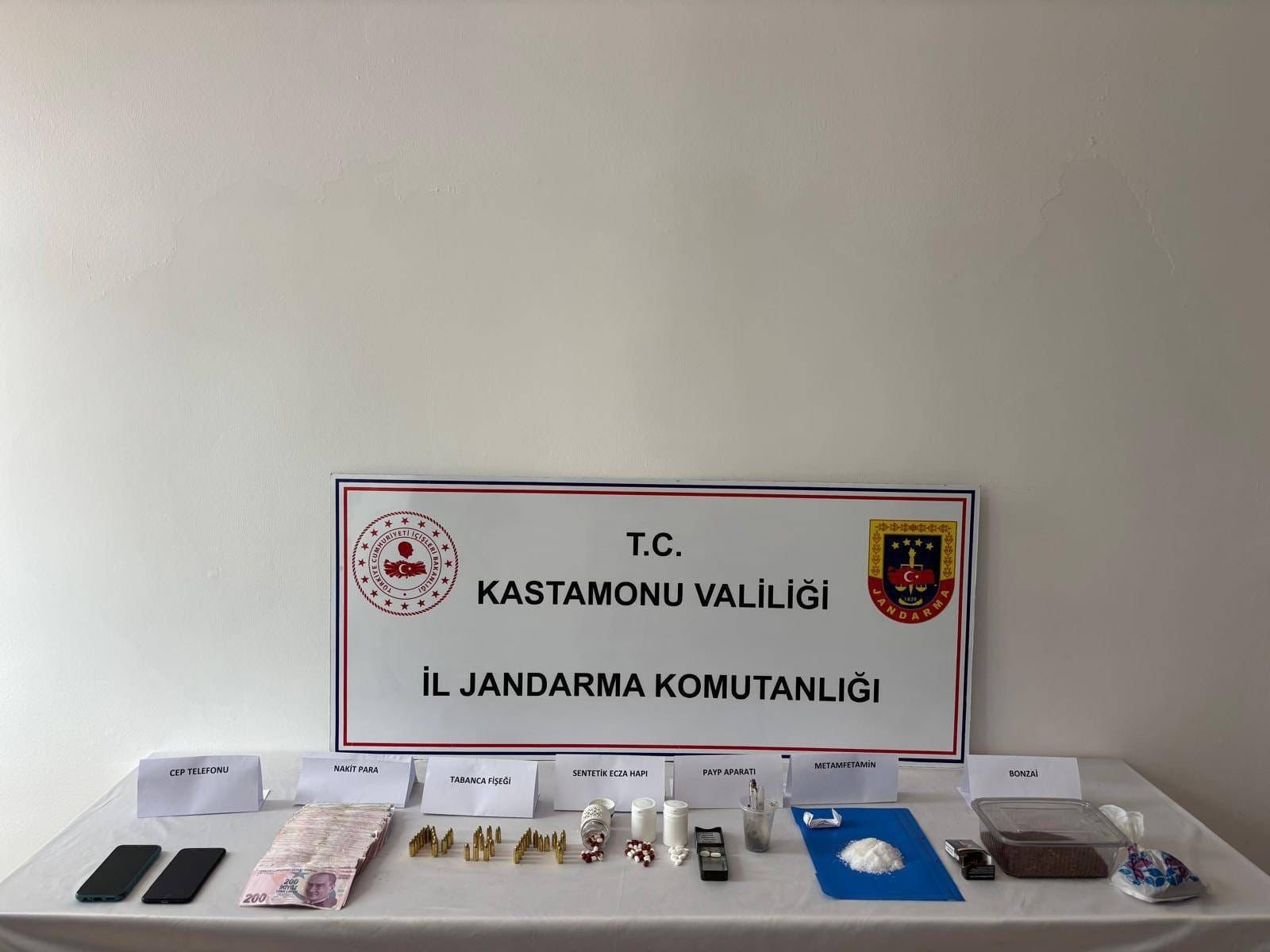 Uyuşturucu Operasyonunda Yakalanan 3 Sanık Hakim Karşısında! (2)