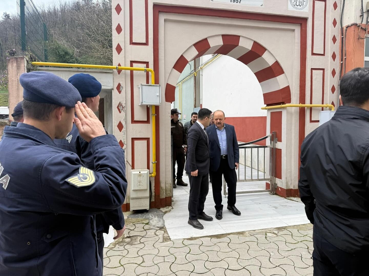 Vali Meftun Dallı Şenpazar’ı Ziyaret Etti (2)